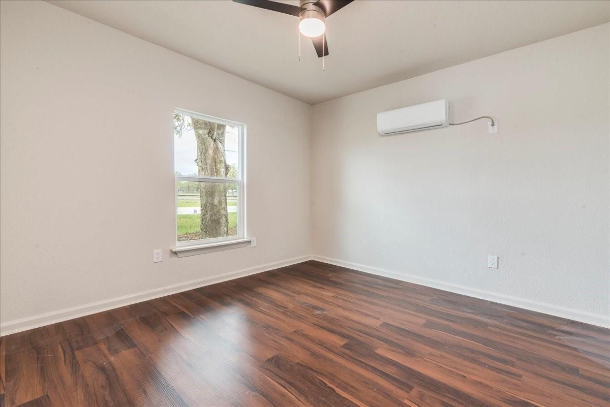 112 Gazley St Property Photo 14