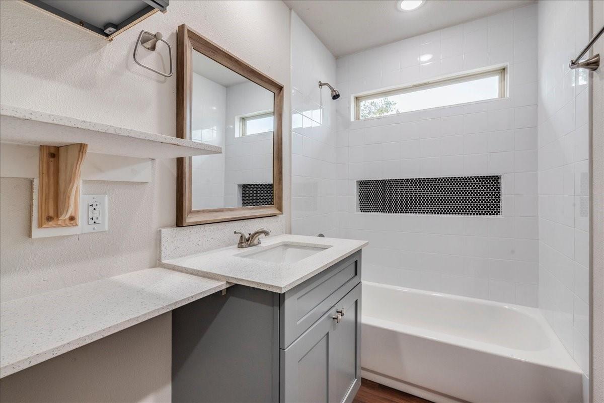 112 Gazley St Property Photo 30