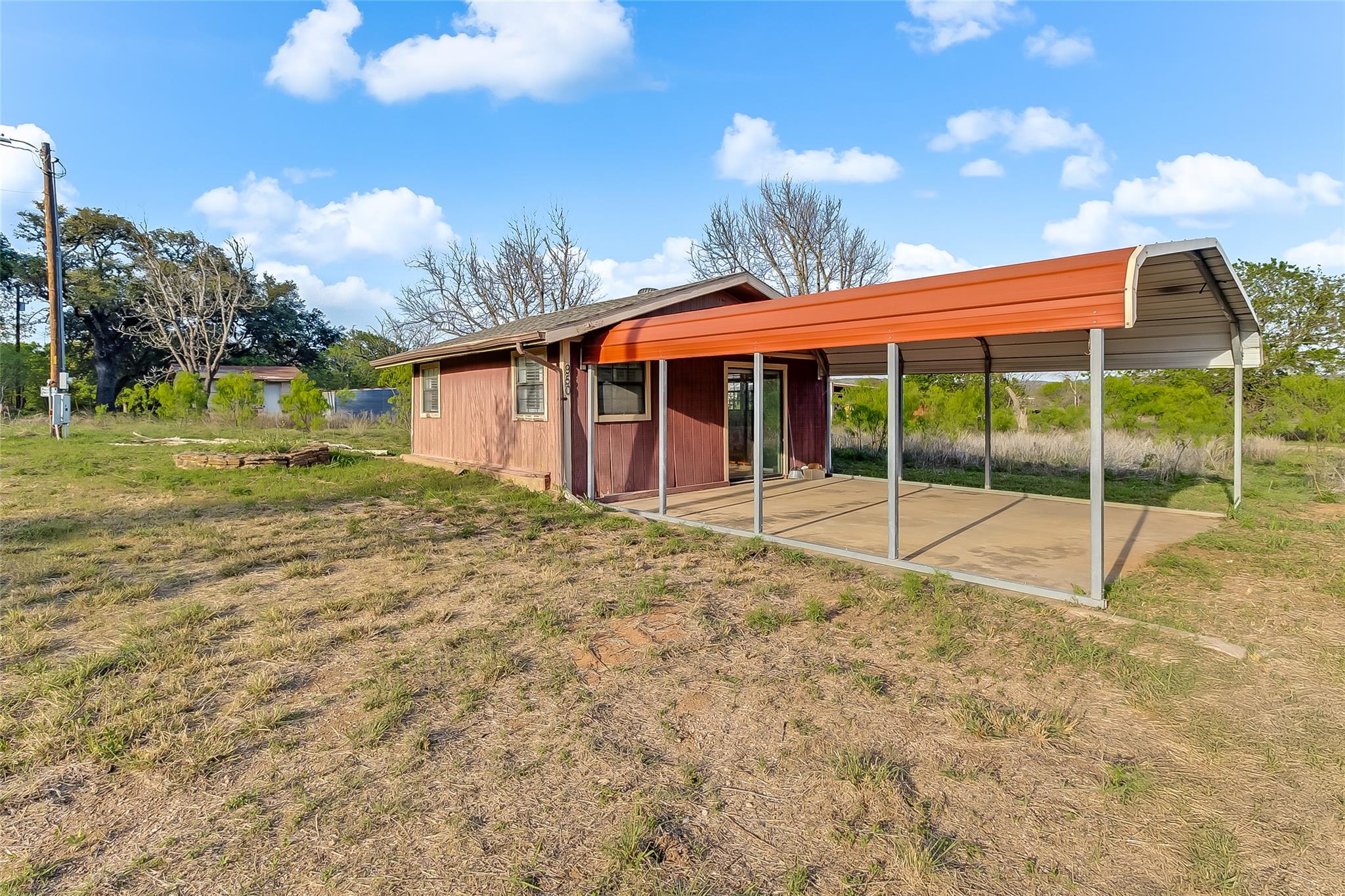 950 County Road 221 Property Photo