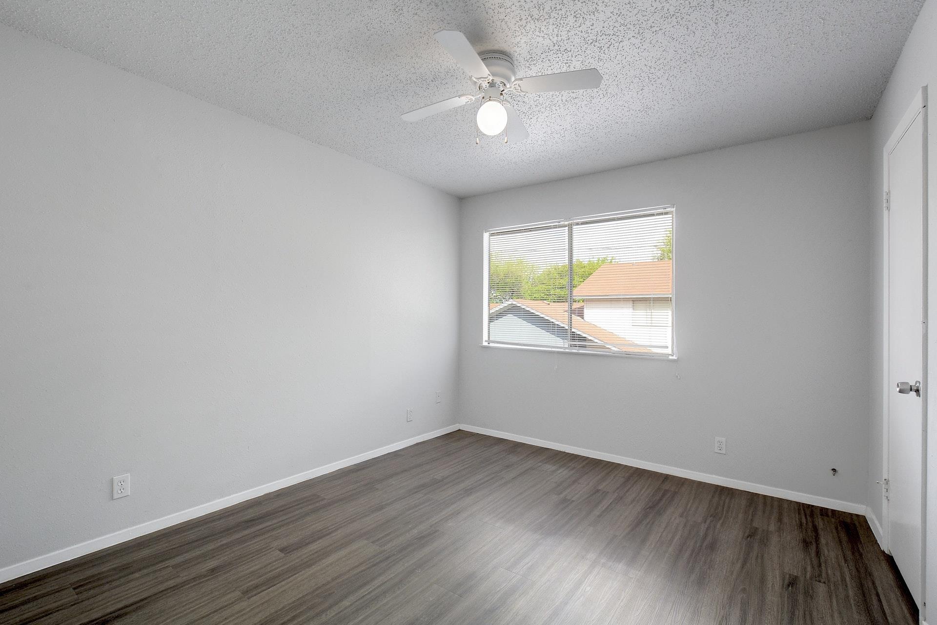5905 Hidden Valley Trl Property Photo 14