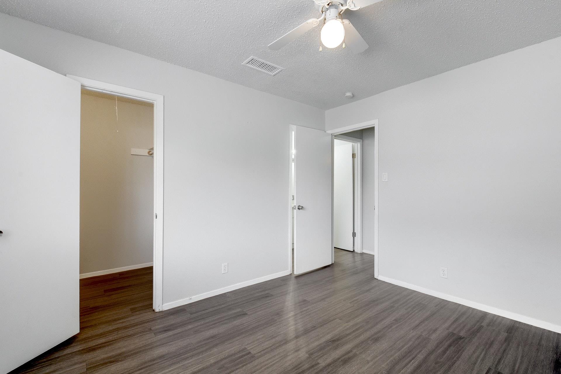 5905 Hidden Valley Trl Property Photo 16