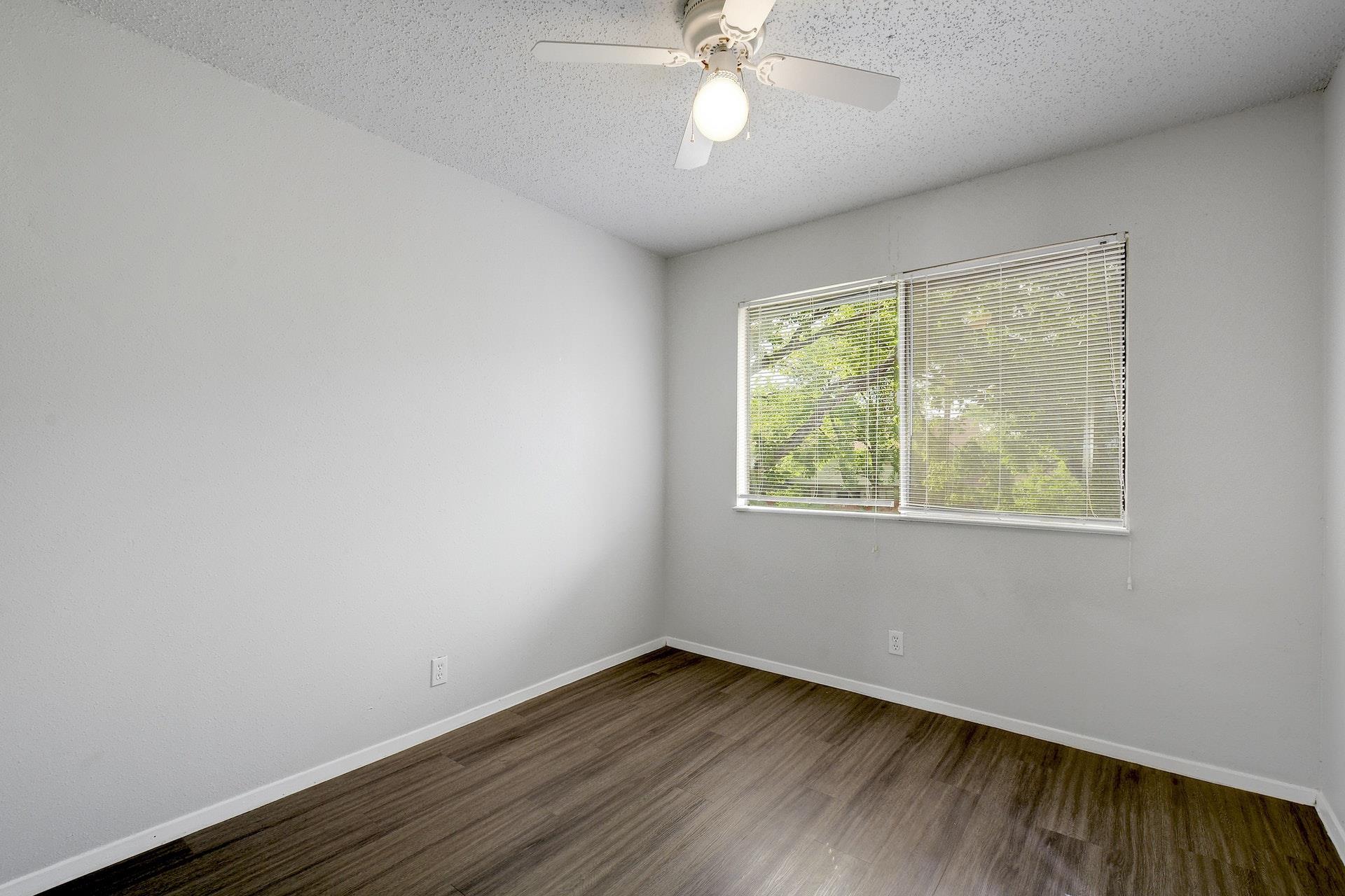 5905 Hidden Valley Trl Property Photo 17