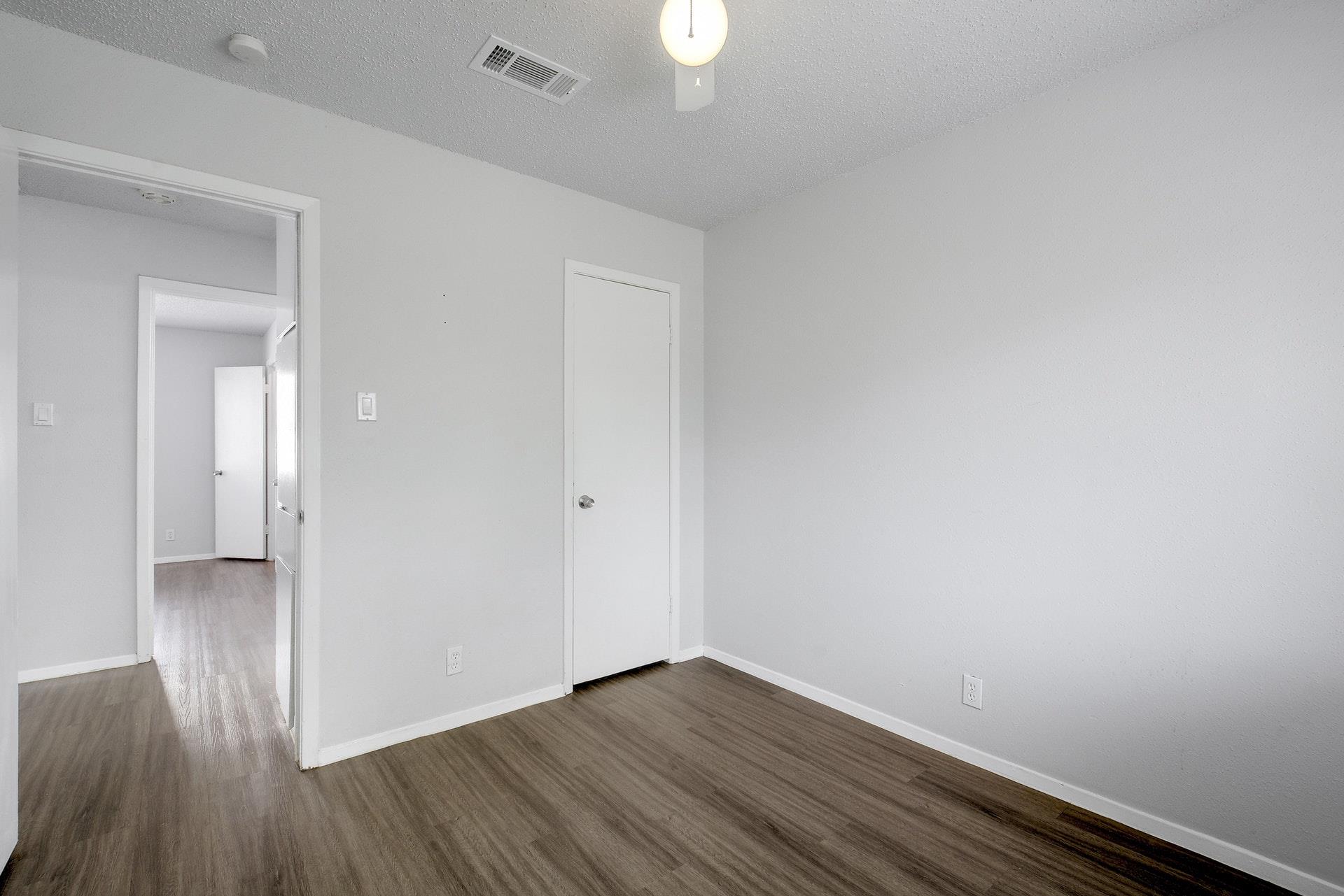5905 Hidden Valley Trl Property Photo 18