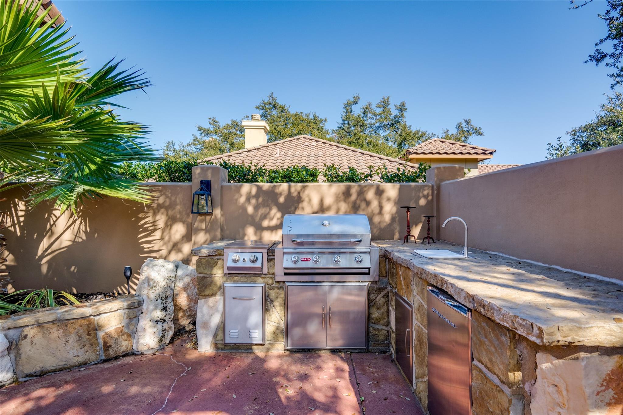 2902 Pamella Ct Property Photo 7