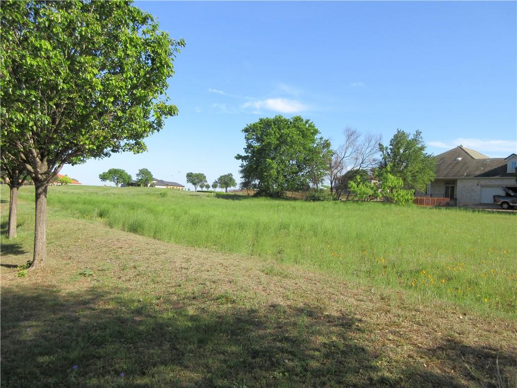 1905 Lauren Dr Property Photo 3