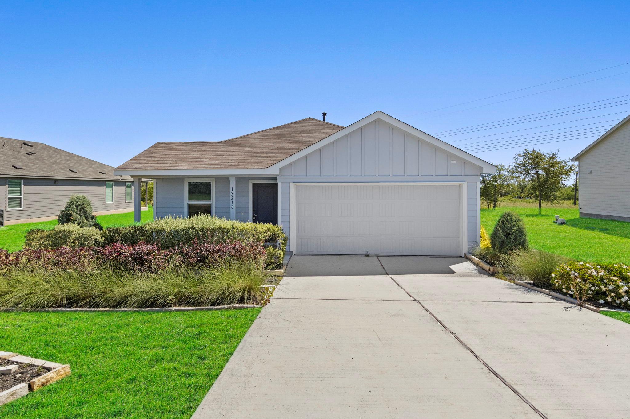 13216 Eastland Dr Property Photo 1