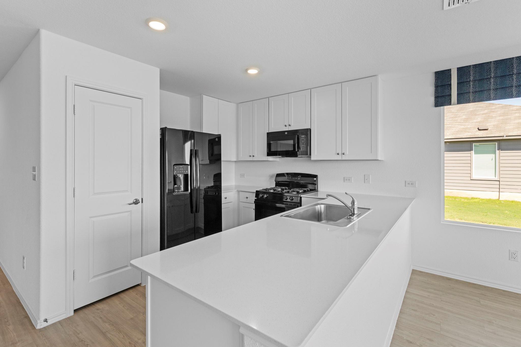 13216 Eastland Dr Property Photo 3