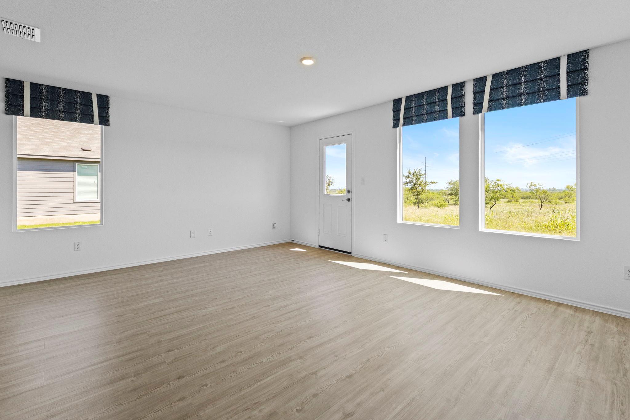 13216 Eastland Dr Property Photo 7