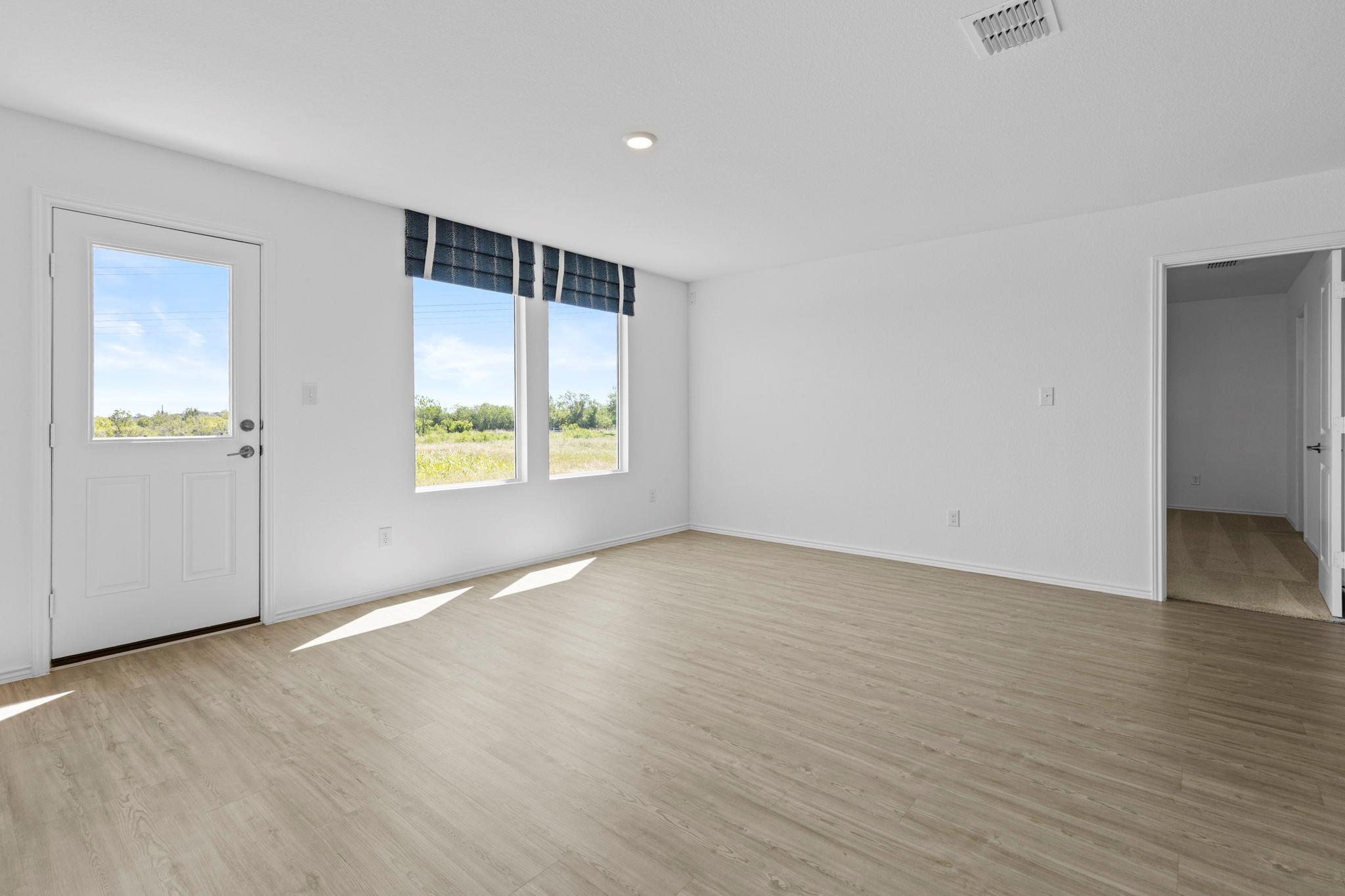 13216 Eastland Dr Property Photo 8