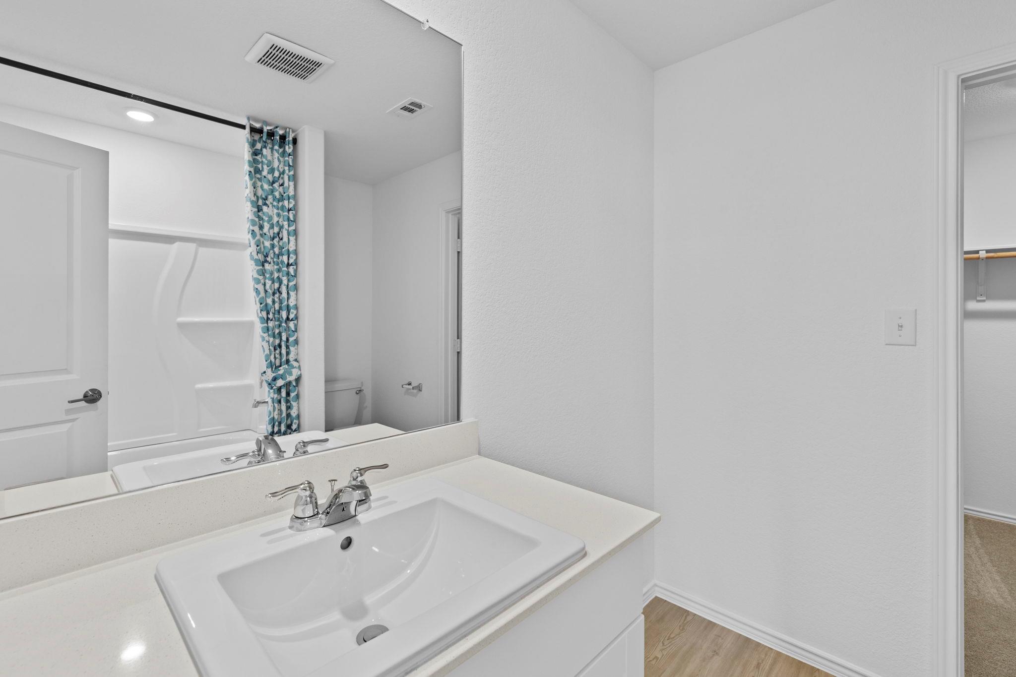 13216 Eastland Dr Property Photo 15