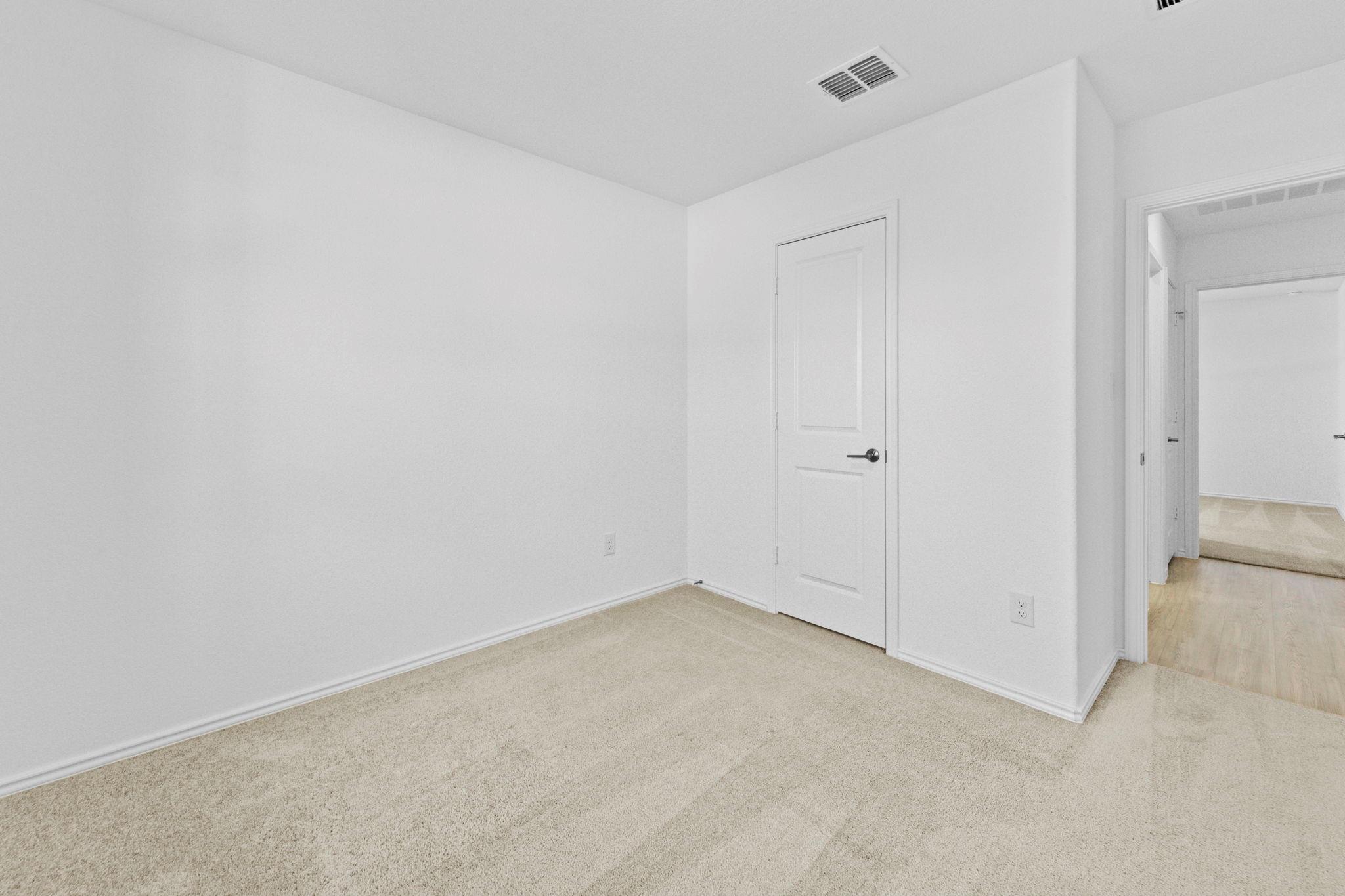 13216 Eastland Dr Property Photo 25