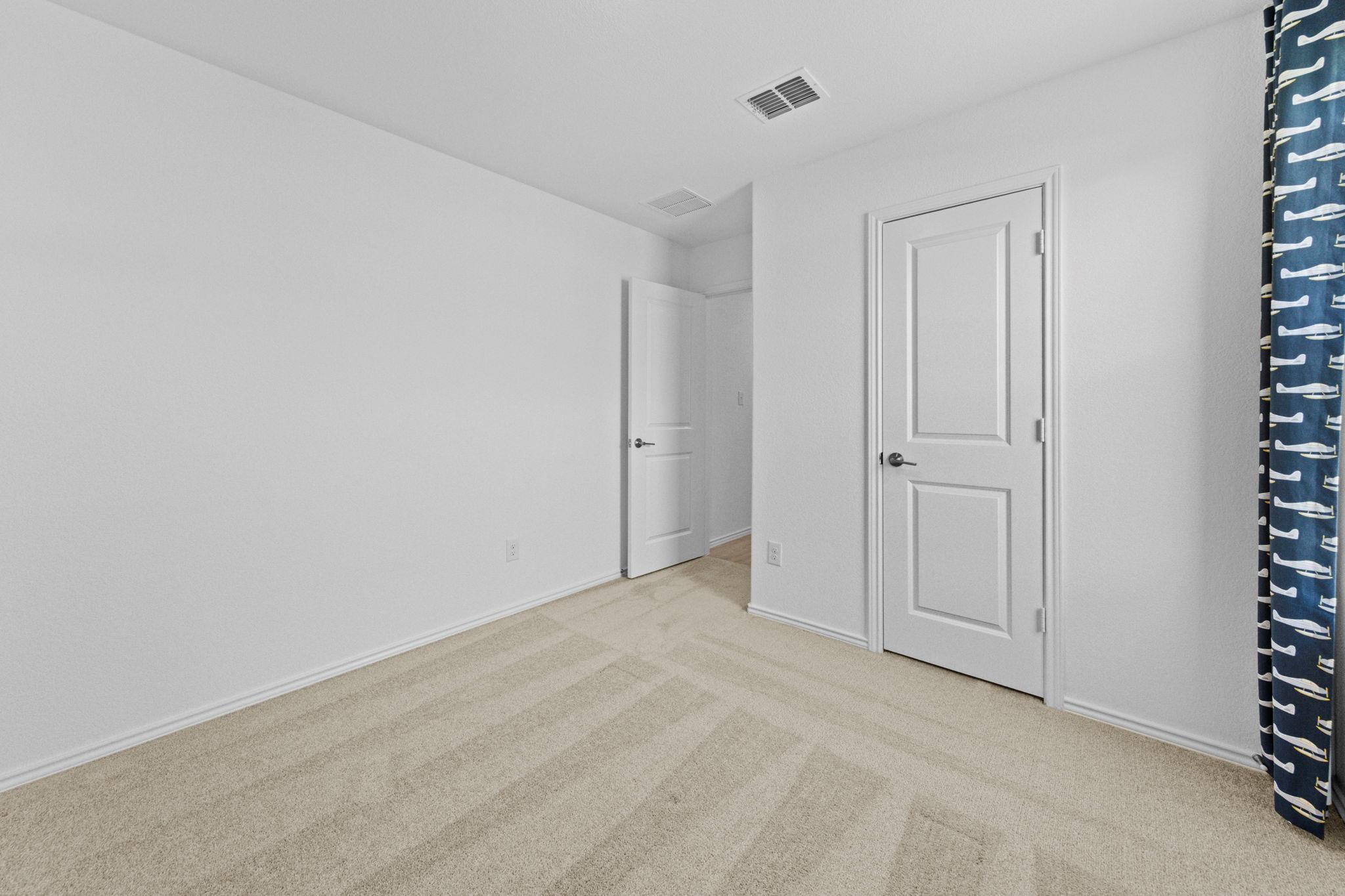 13216 Eastland Dr Property Photo 26