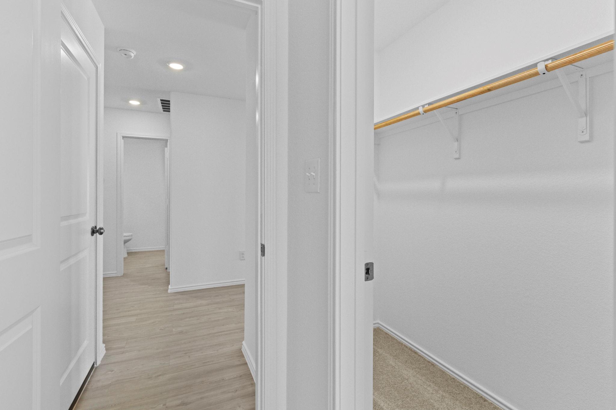 13216 Eastland Dr Property Photo 33