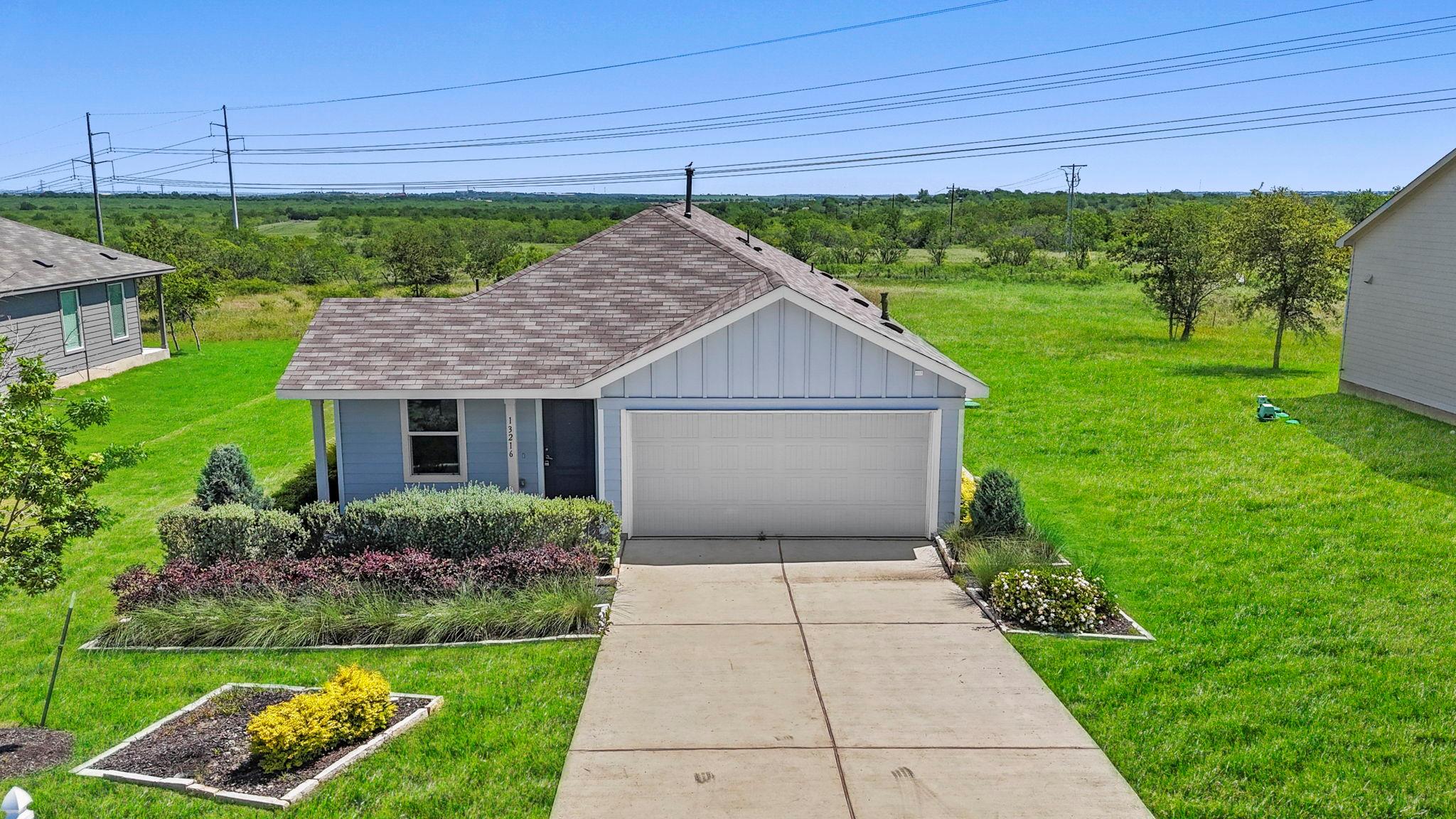 13216 Eastland Dr Property Photo 35
