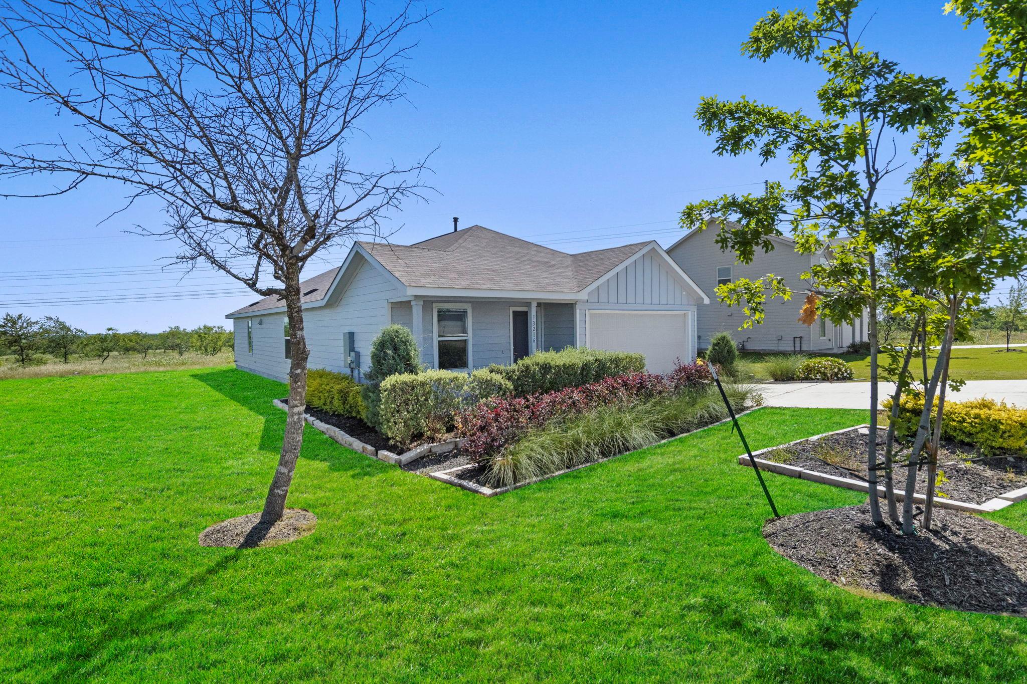 13216 Eastland Dr Property Photo 39