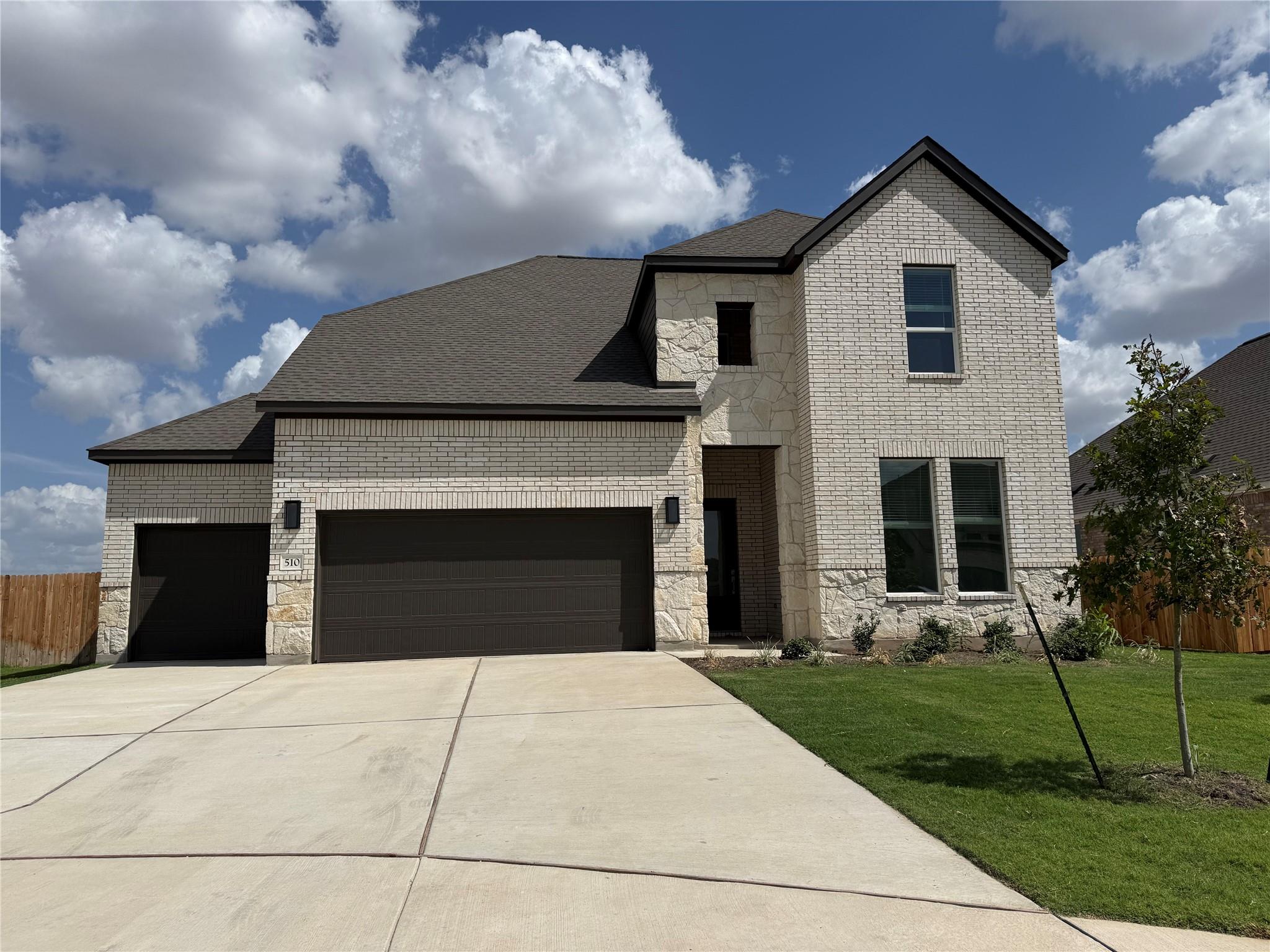 510 Corniche Cir Property Photo 1