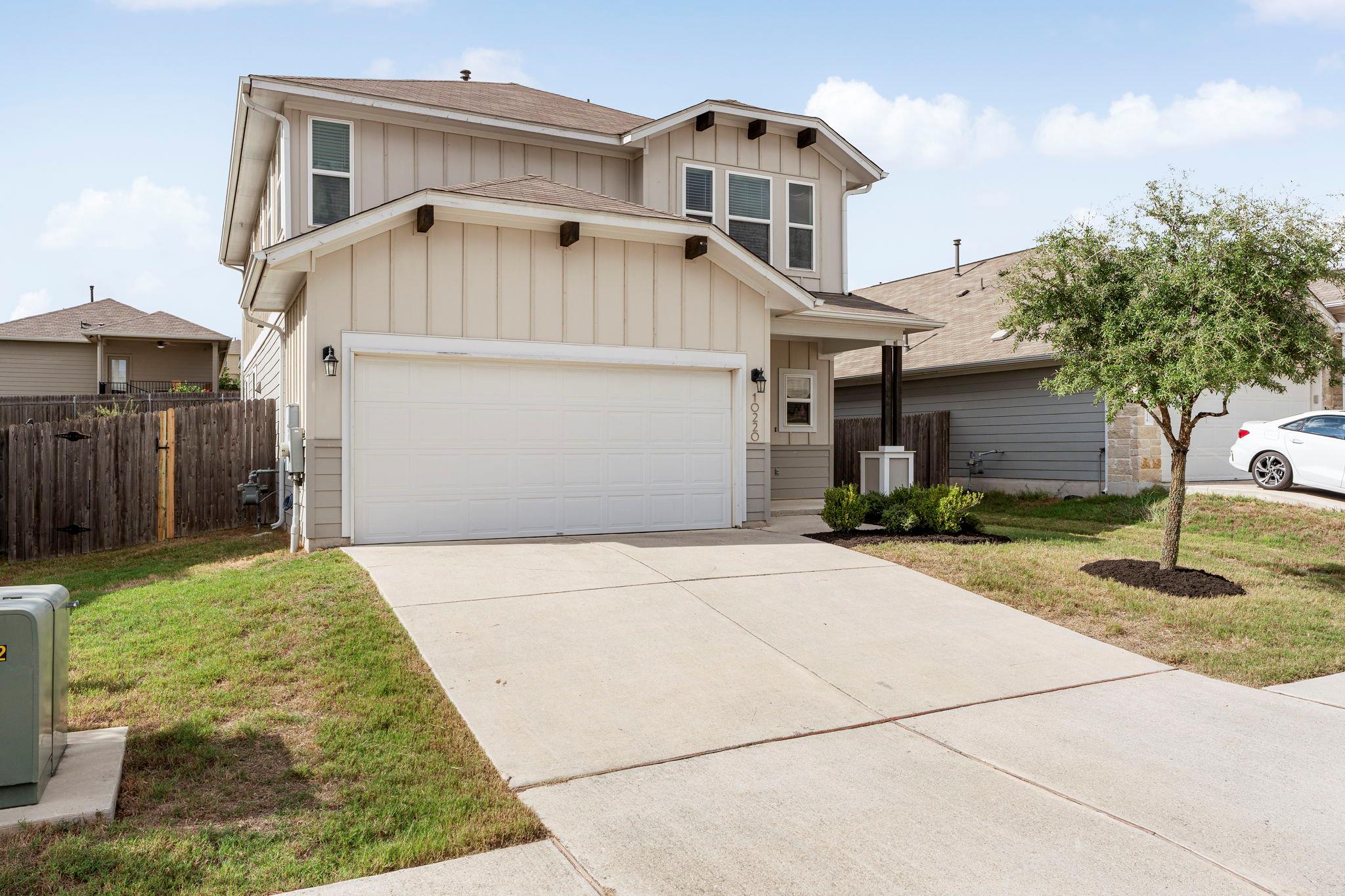 10220 Bankhead Dr Property Photo 1