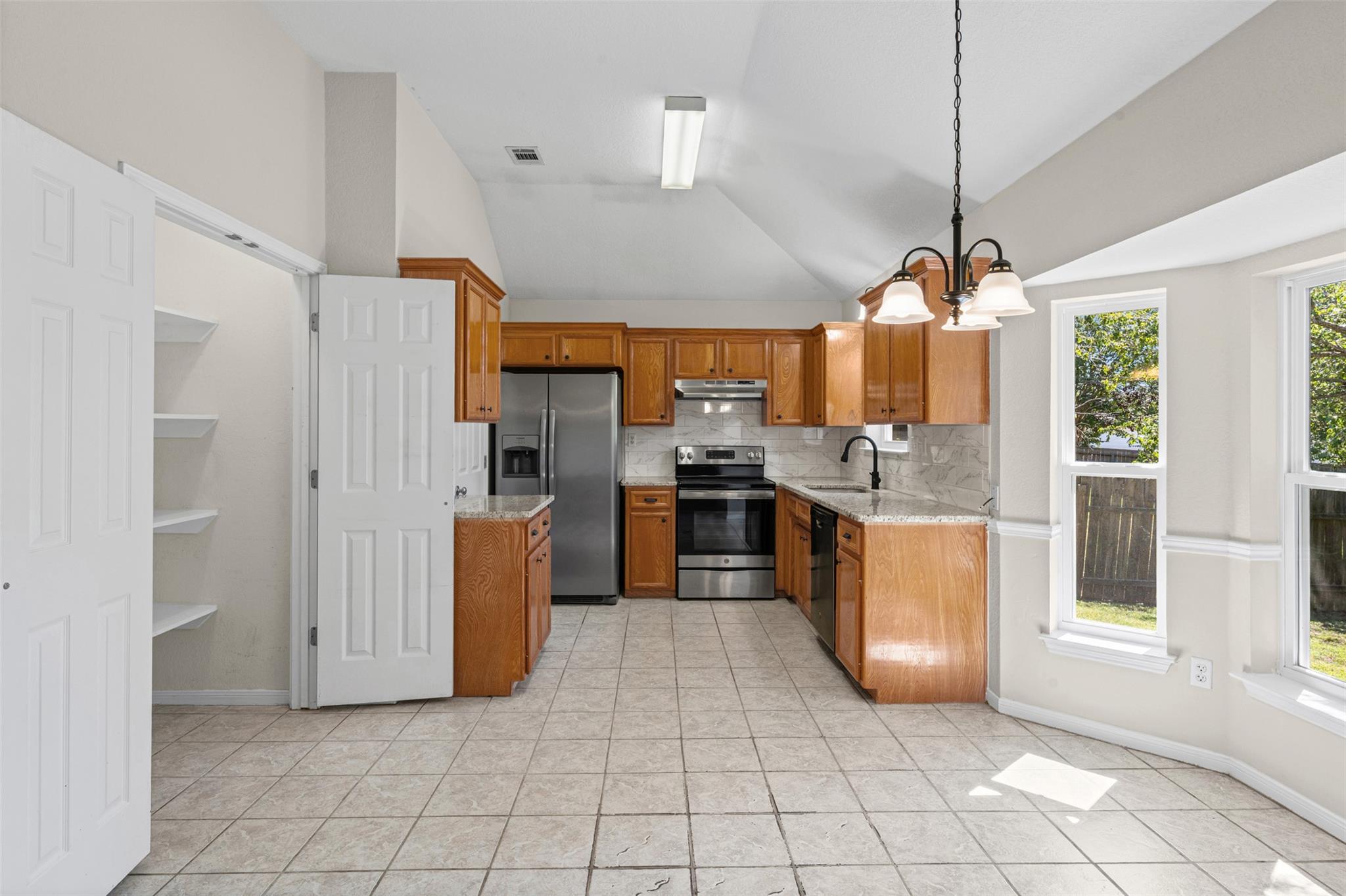 5313 Trail Dr Property Photo 4