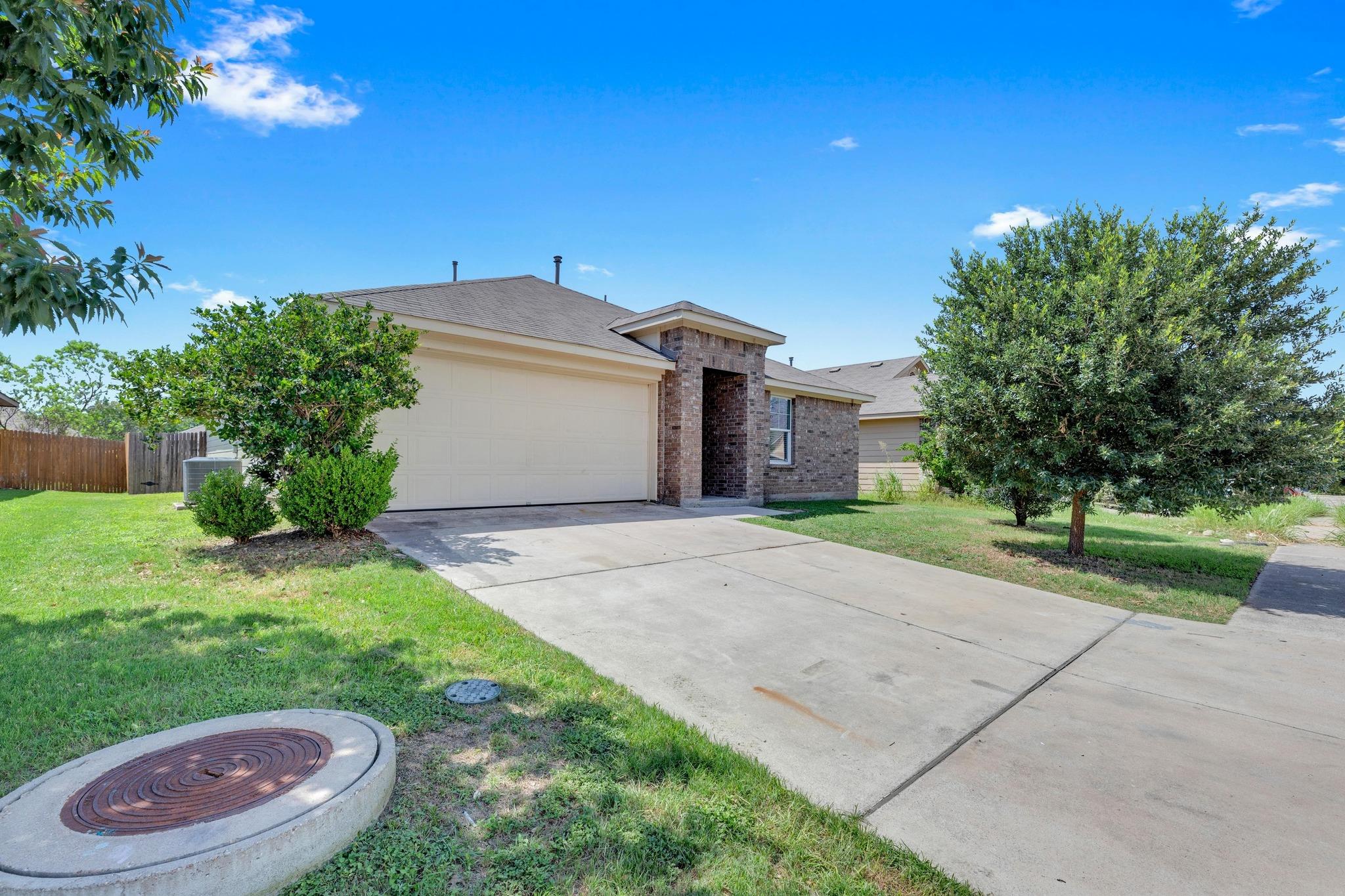 608 Silver Wing Dr Property Photo 1