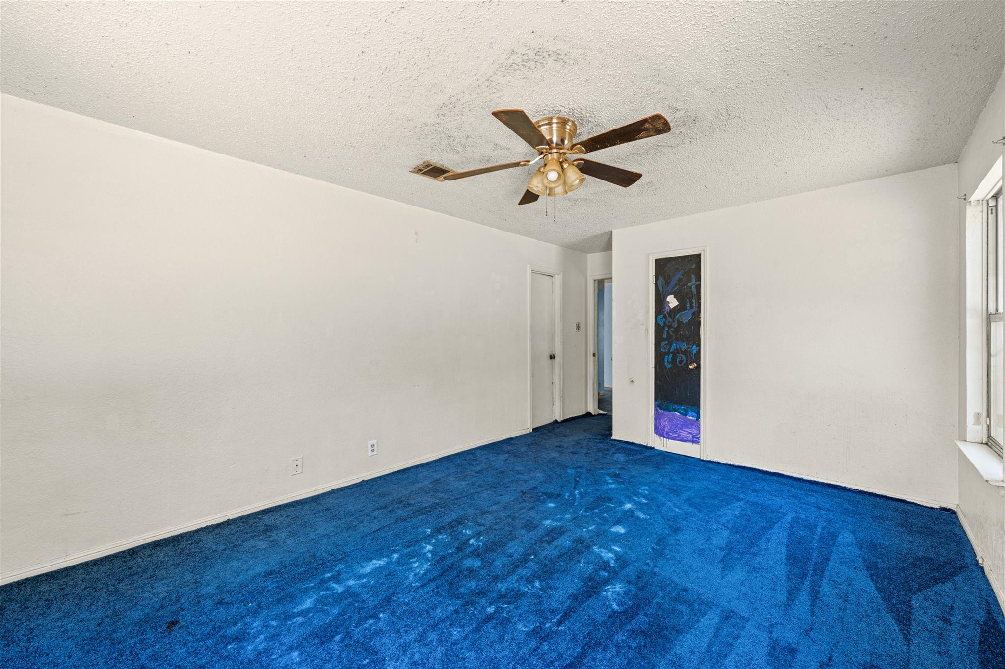 2107 Caprice Dr Property Photo 4