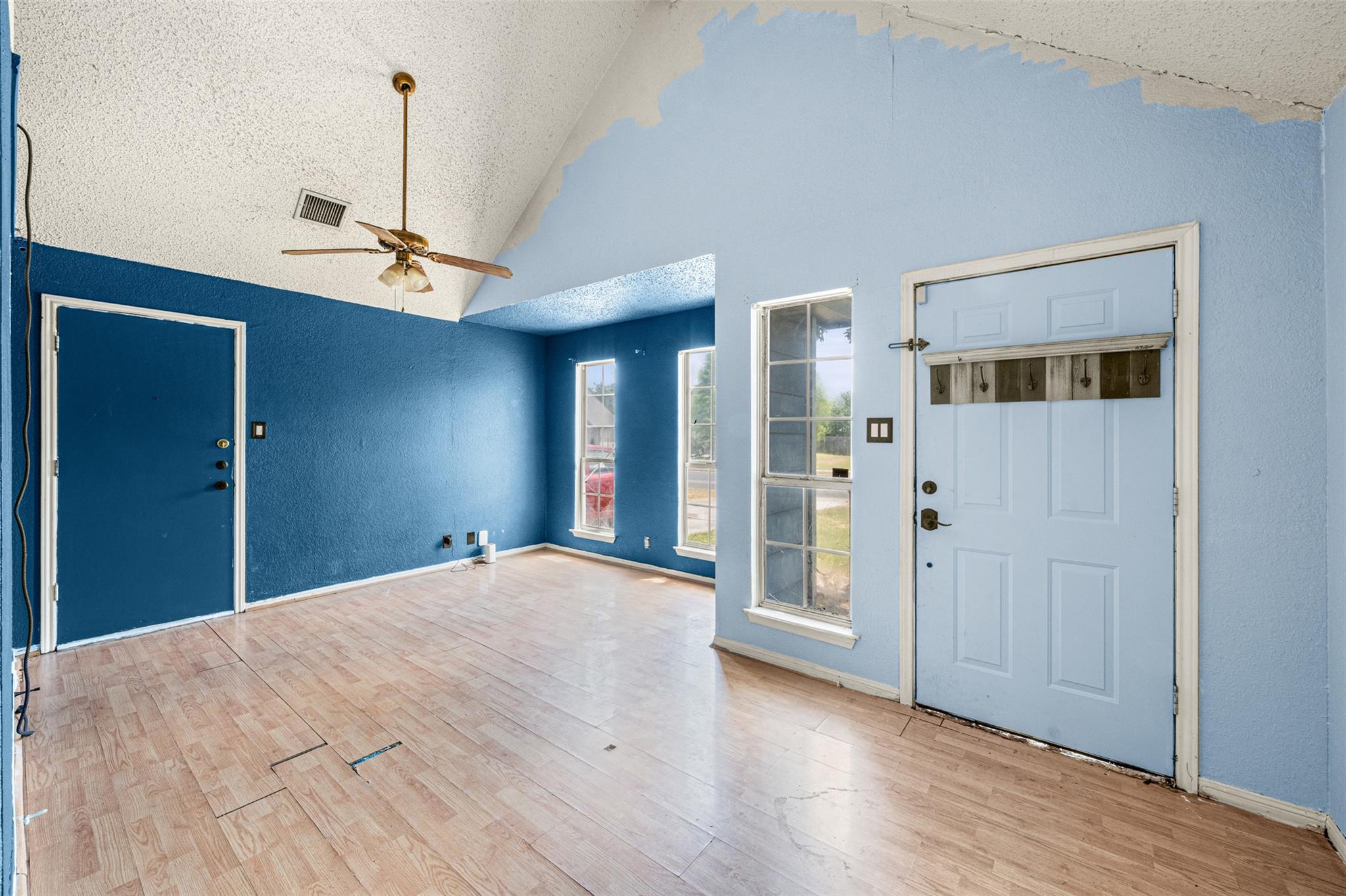 2107 Caprice Dr Property Photo 7