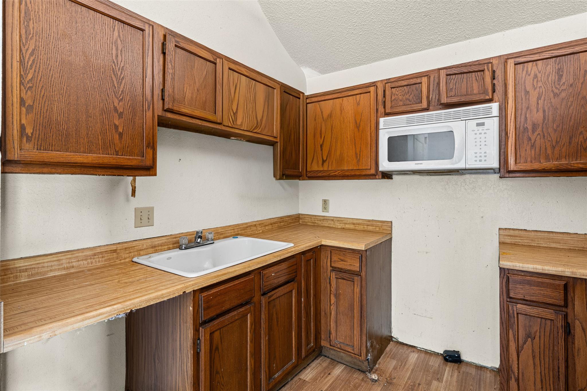 2107 Caprice Dr Property Photo 13