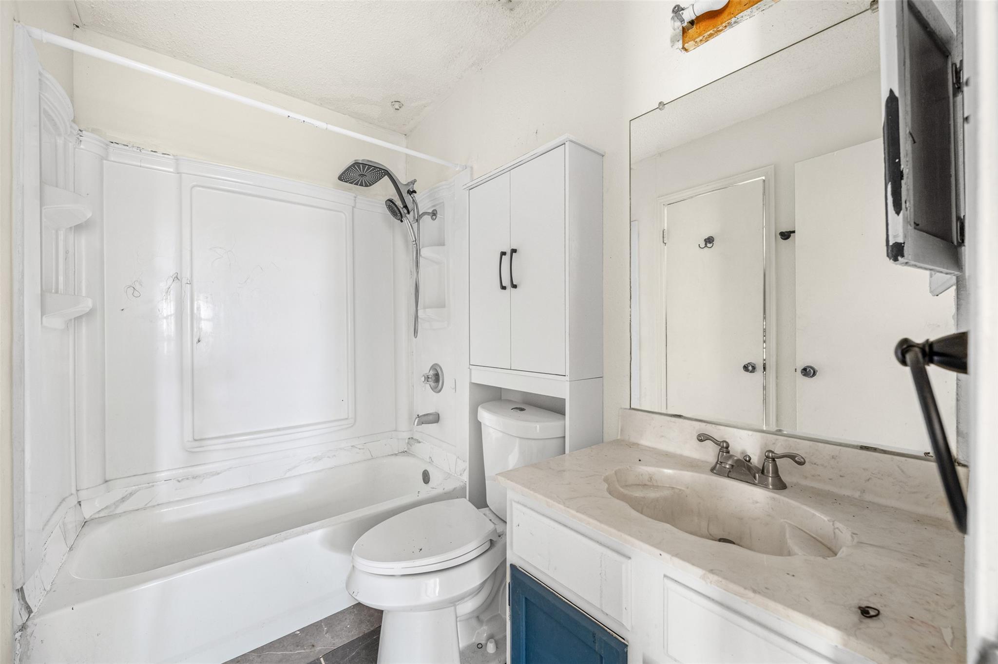 2107 Caprice Dr Property Photo 15