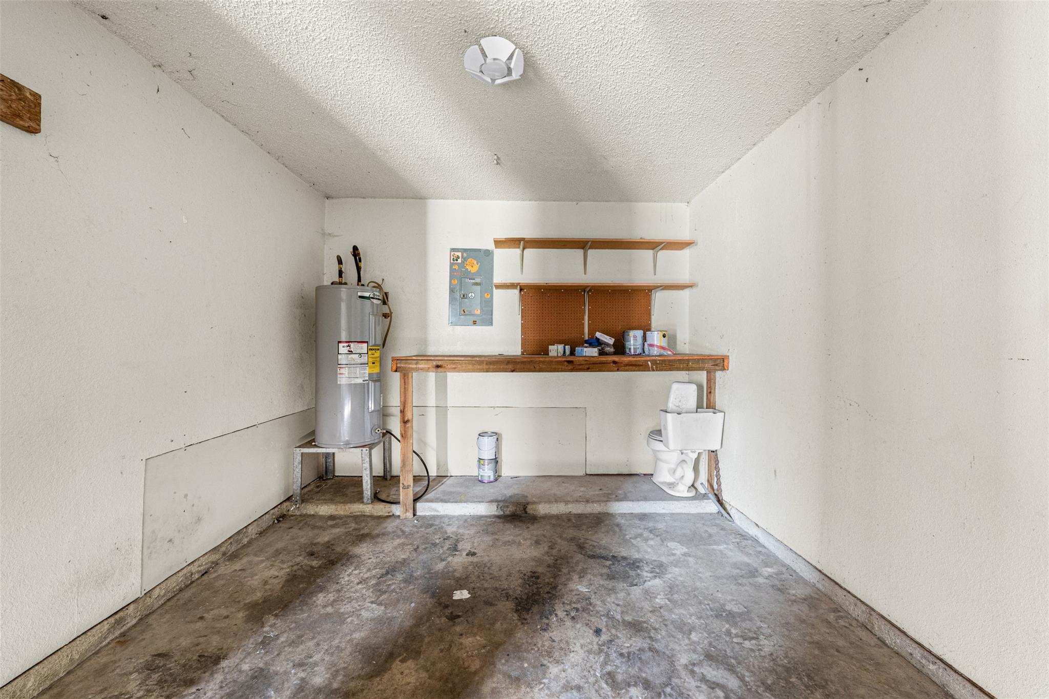 2107 Caprice Dr Property Photo 19