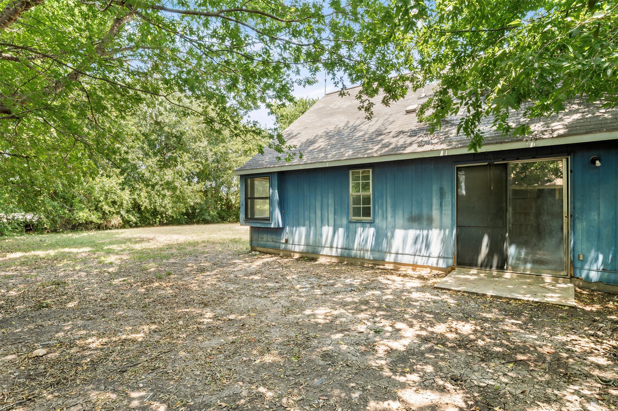 2107 Caprice Dr Property Photo 23