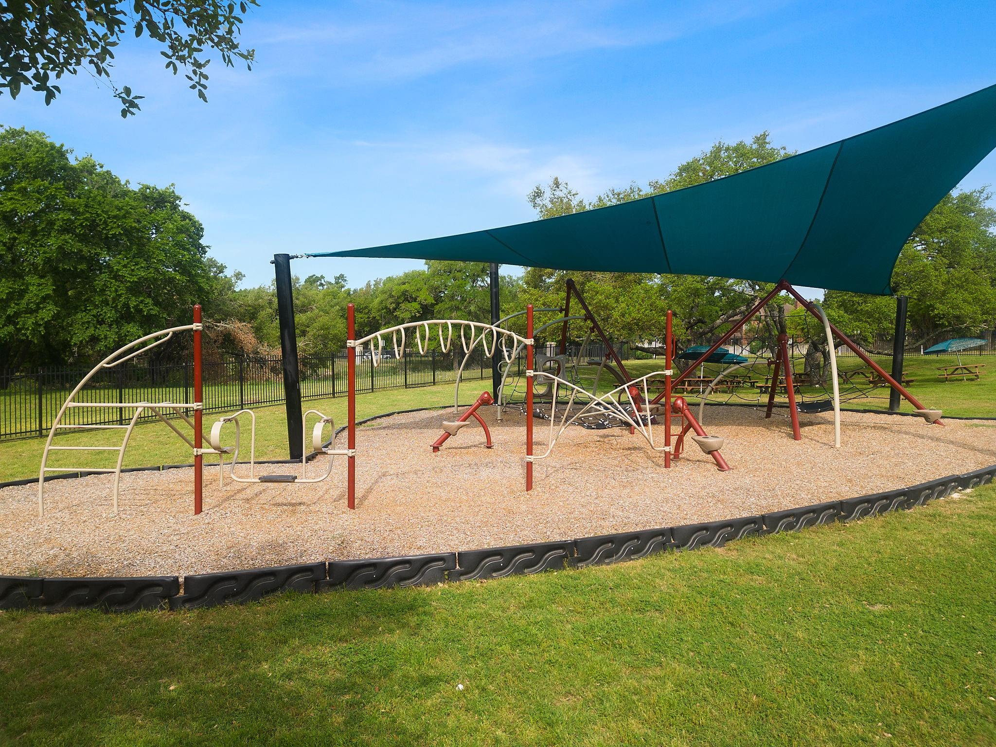 11006 Pebble Garden Ln Property Photo 32
