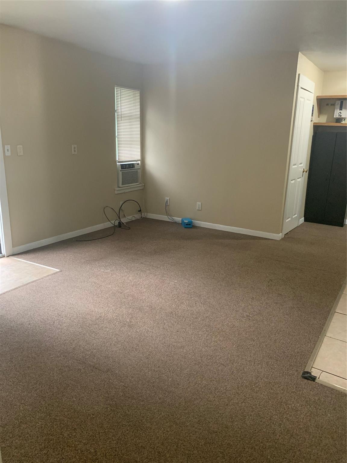 302 S Burleson St #b Property Photo 2