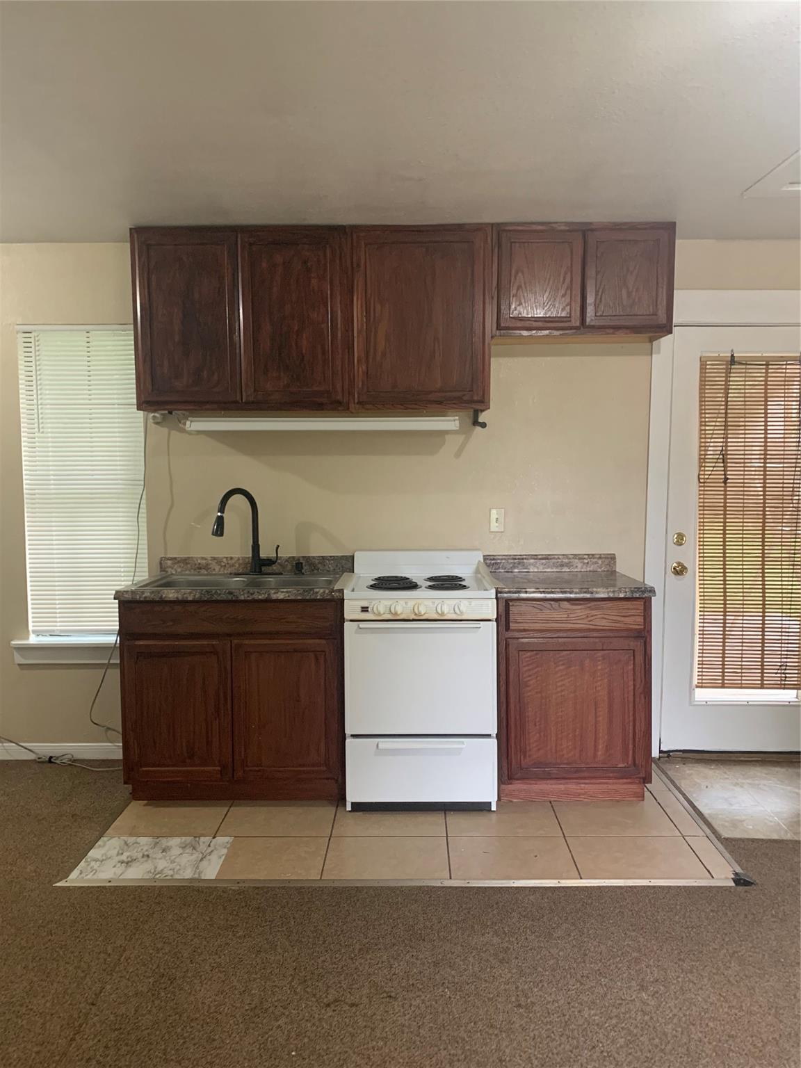 302 S Burleson St #b Property Photo 3