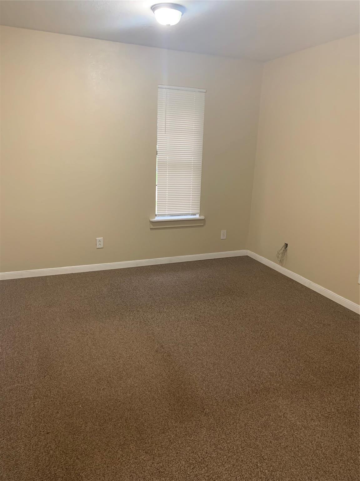 302 S Burleson St #b Property Photo 4