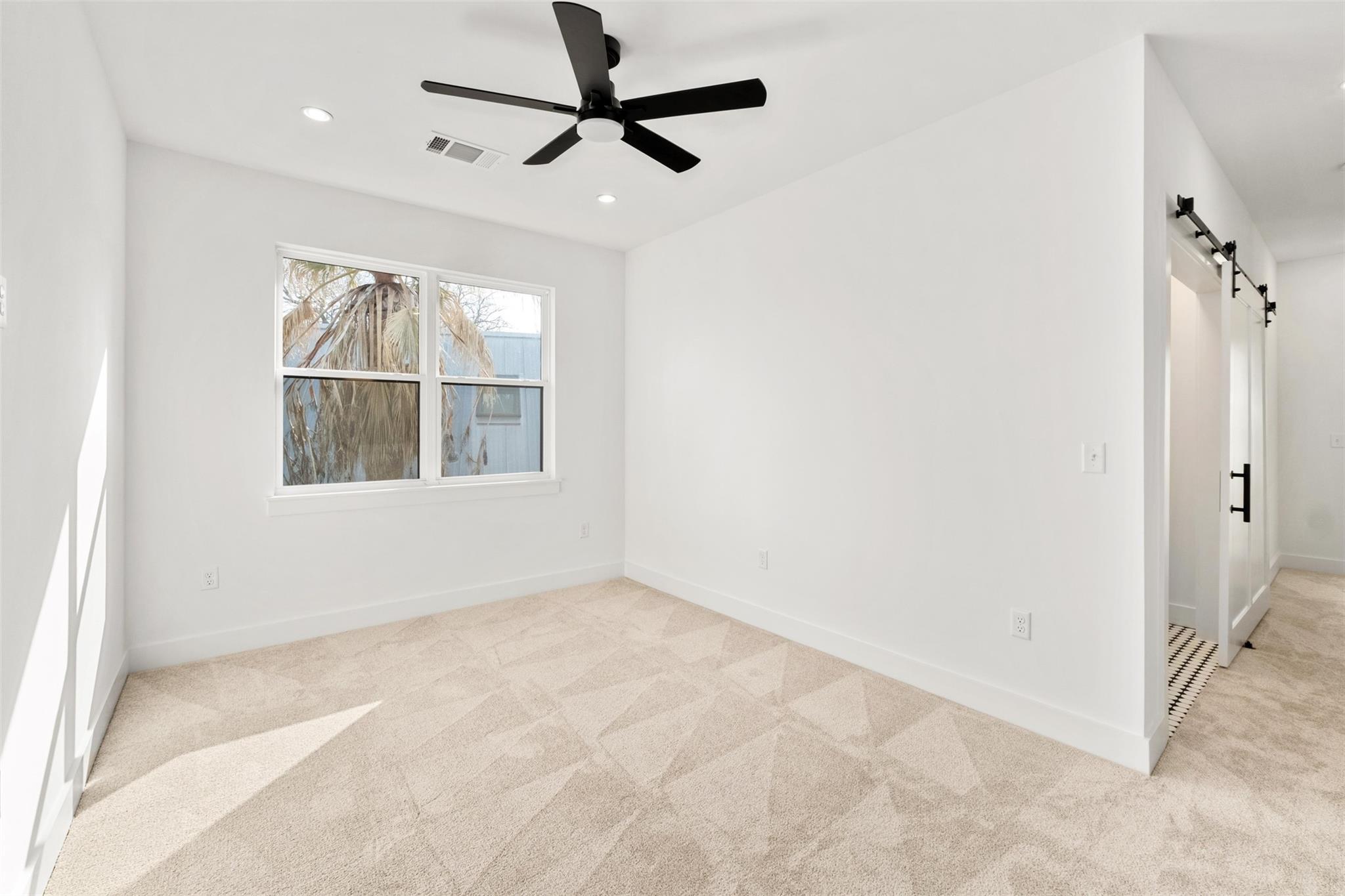 1500 Sylvan Glade None #2a Property Photo 5