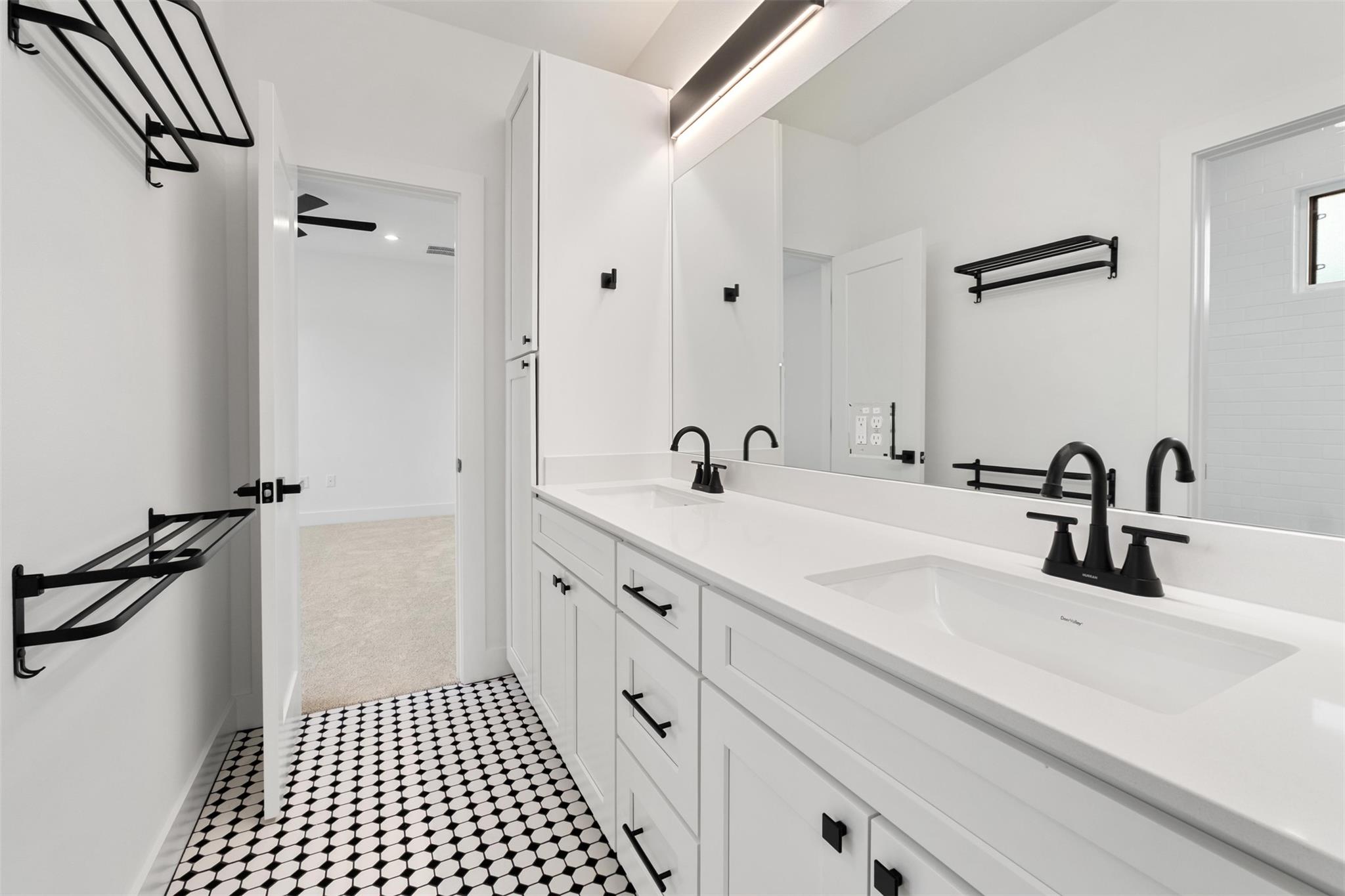 1500 Sylvan Glade None #2a Property Photo 10