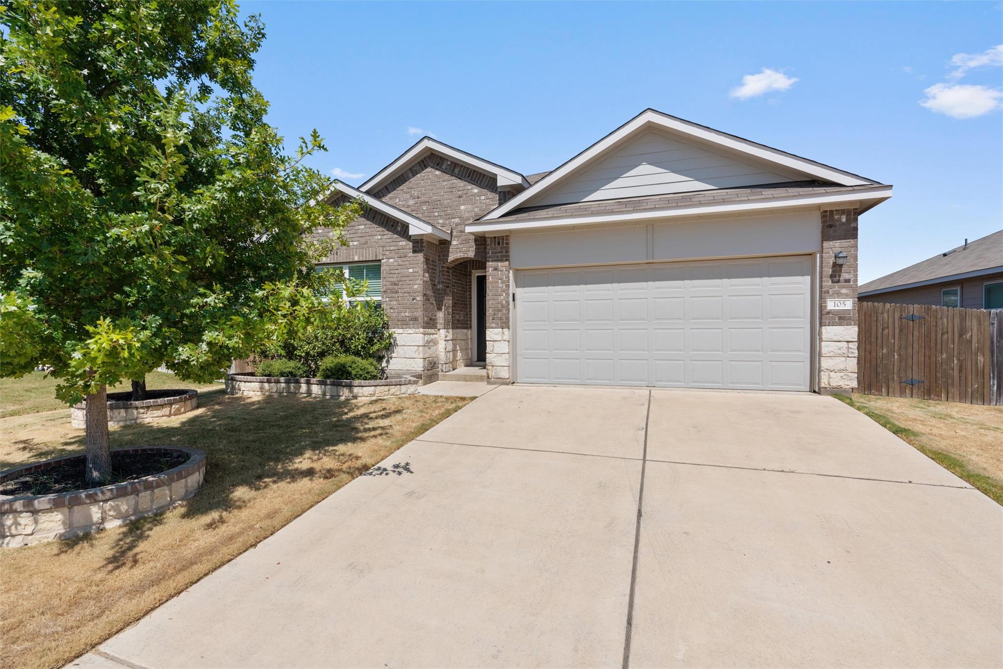 105 Old Glory Trl Property Photo 2