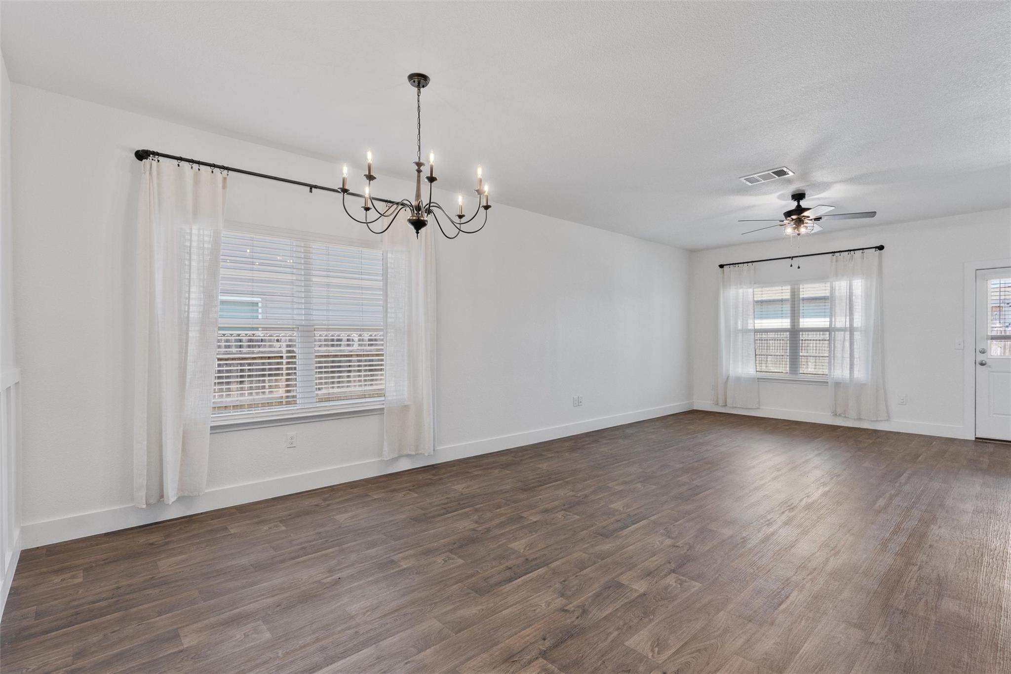 105 Old Glory Trl Property Photo 4