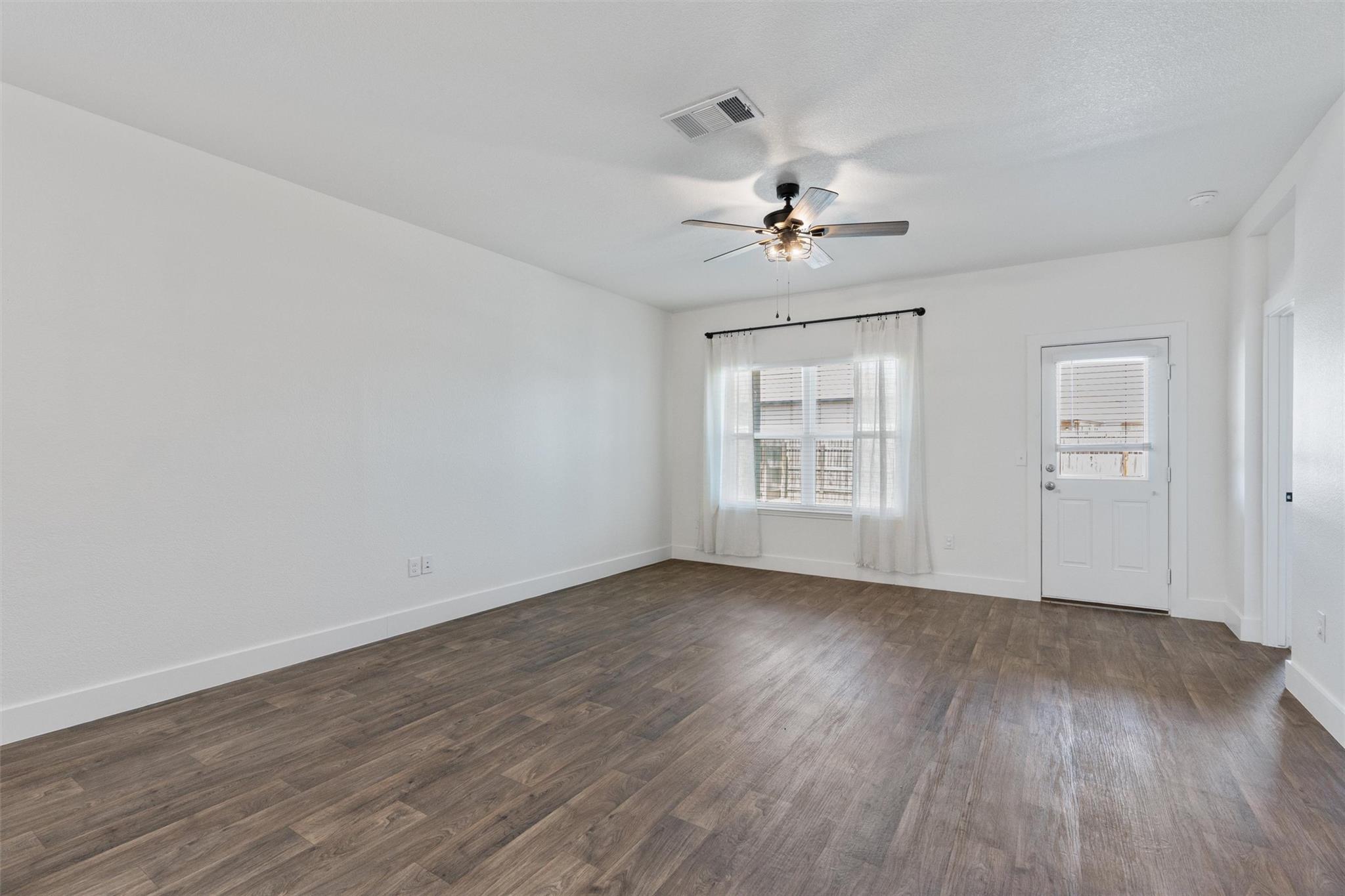105 Old Glory Trl Property Photo 6