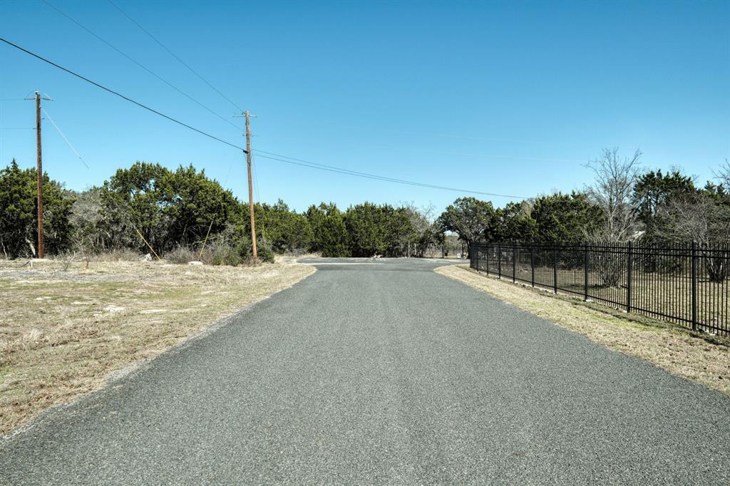 1110 Wildwood Xing Property Photo 8