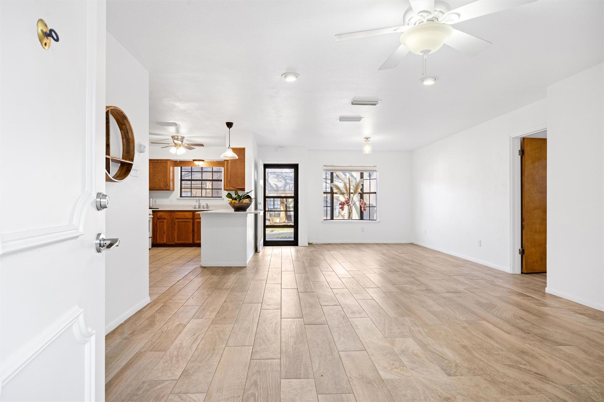 2301 Lawnmont Ave #apt 1 Property Photo 3