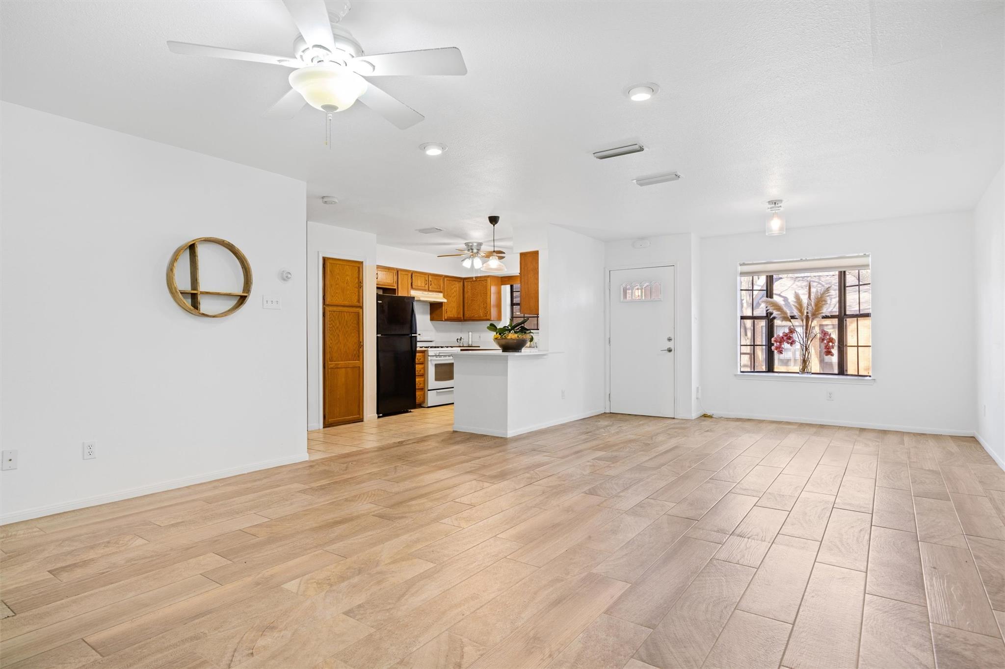 2301 Lawnmont Ave #apt 1 Property Photo 4