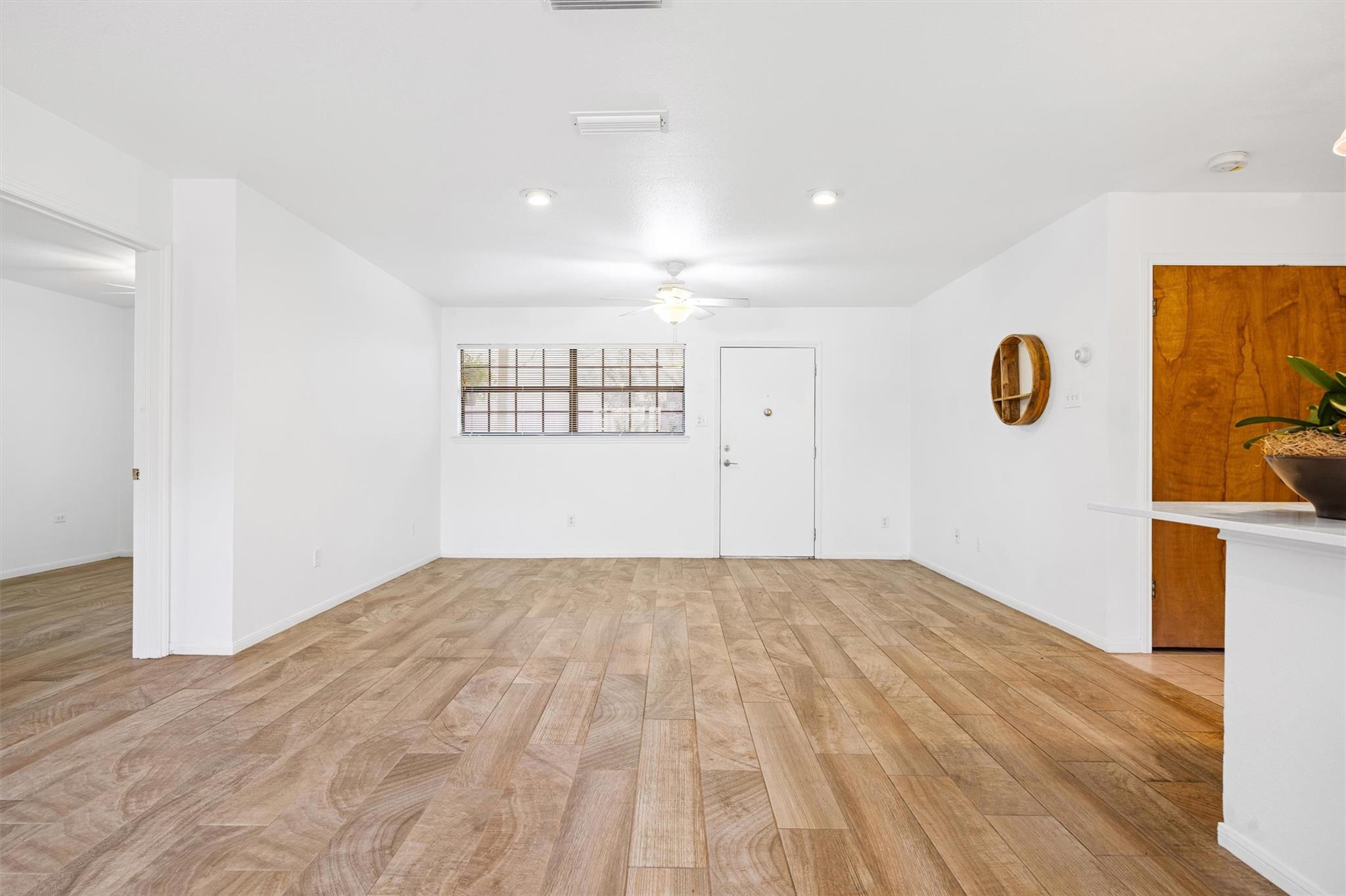 2301 Lawnmont Ave #apt 1 Property Photo 5