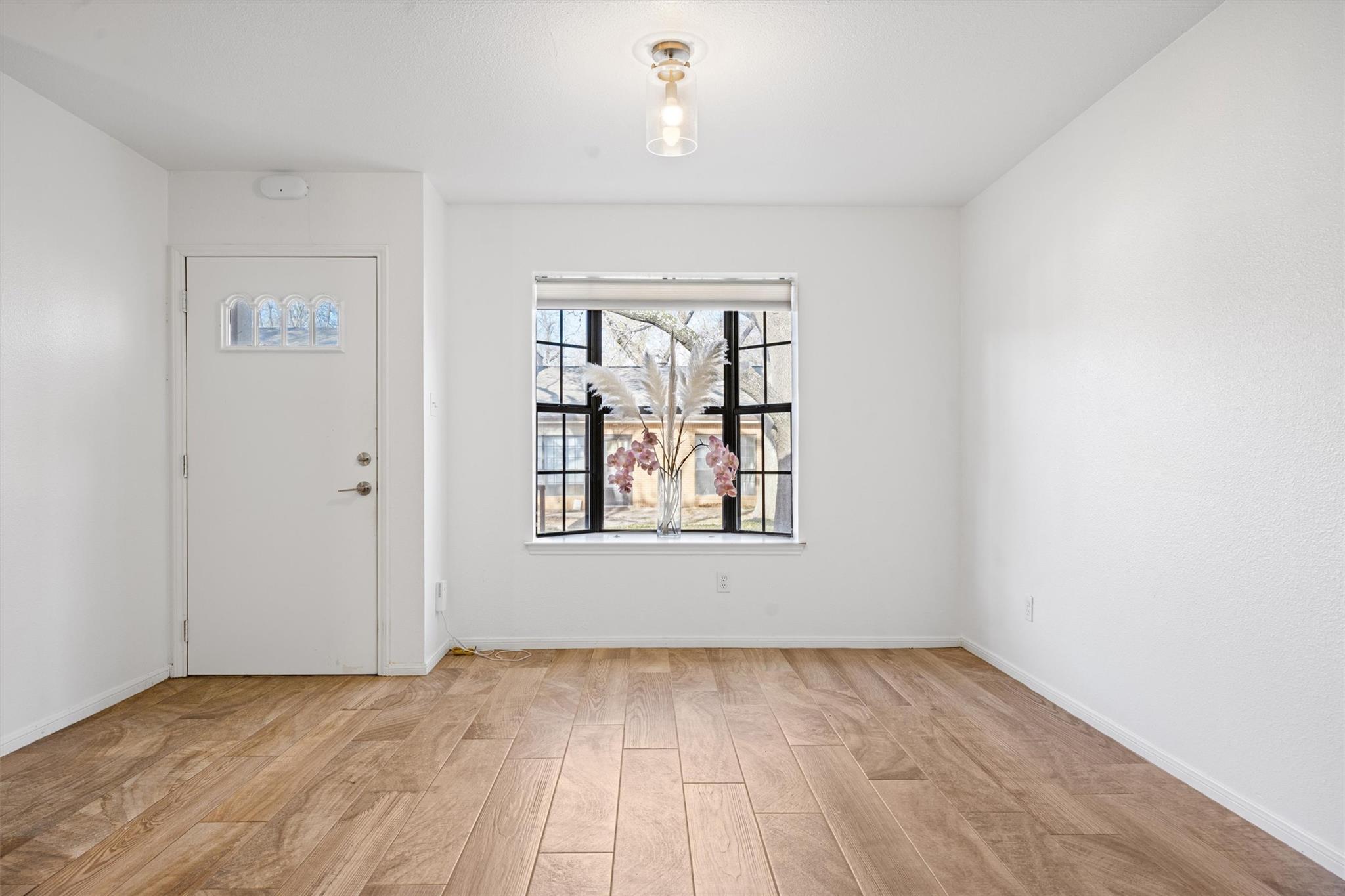 2301 Lawnmont Ave #apt 1 Property Photo 12