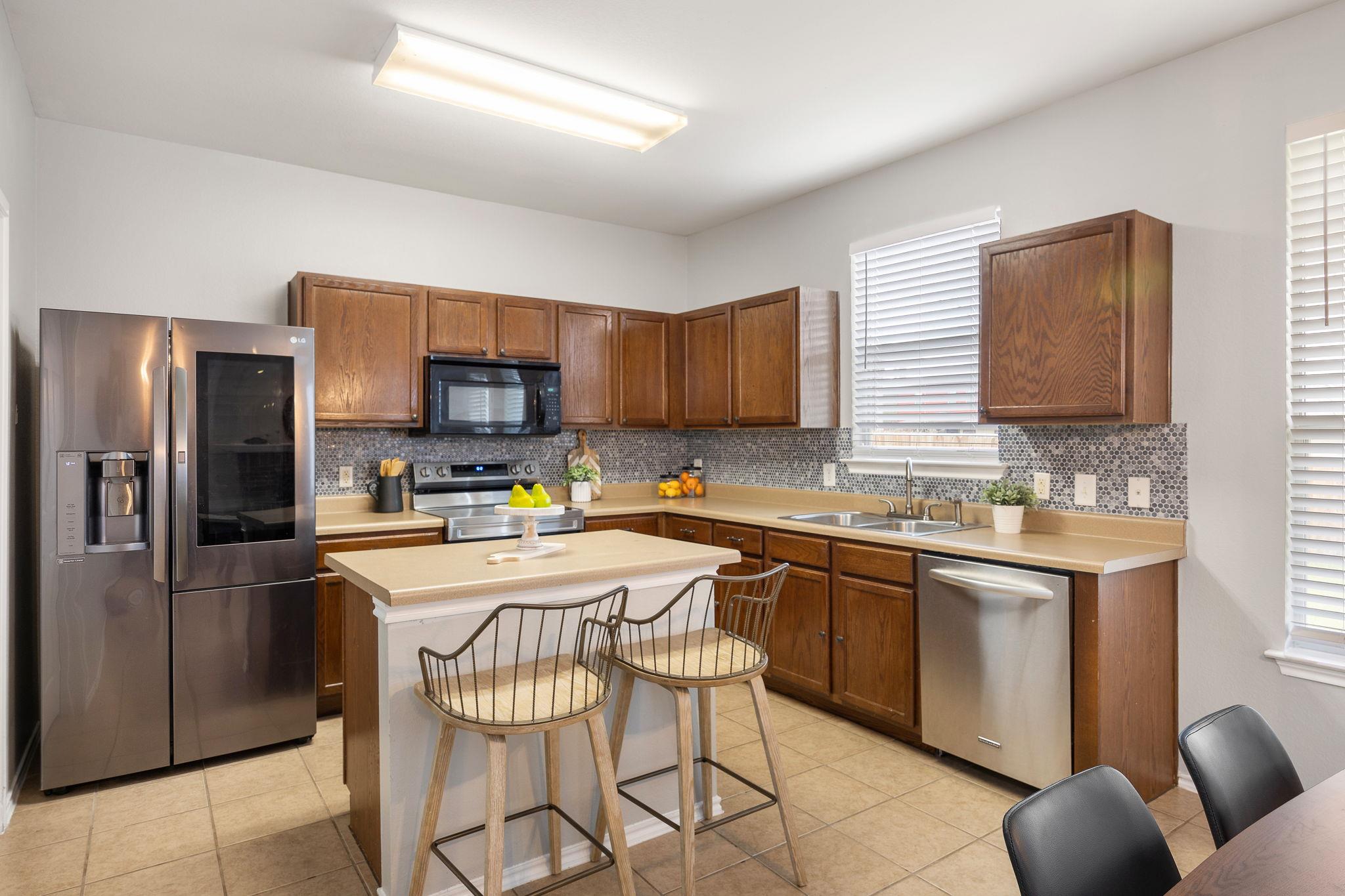 9028 Sun Shower Bnd Property Photo 9