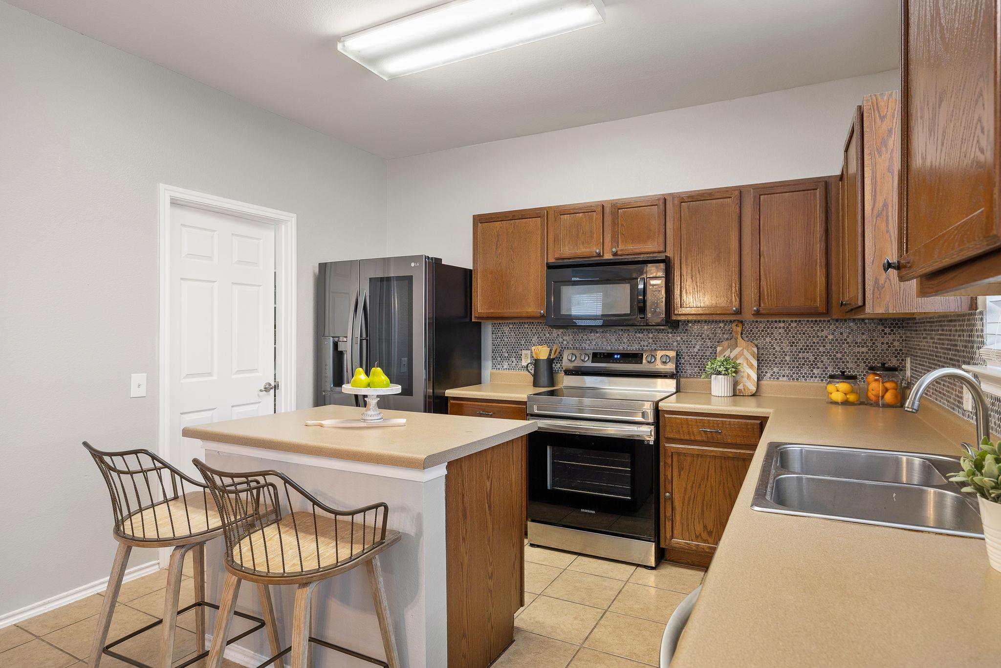 9028 Sun Shower Bnd Property Photo 10