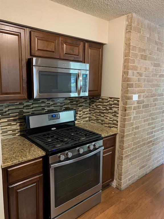 704 Chestnut Xing Property Photo 4