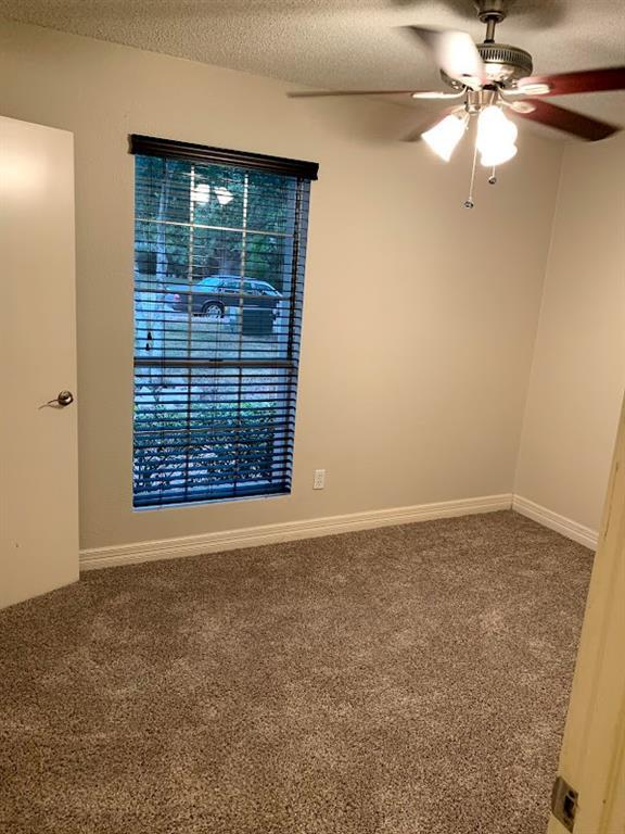 704 Chestnut Xing Property Photo 5