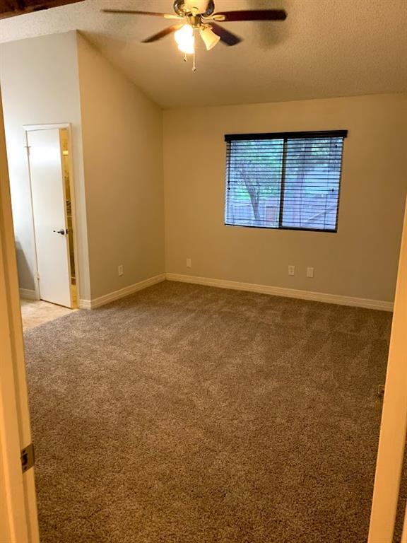 704 Chestnut Xing Property Photo 6