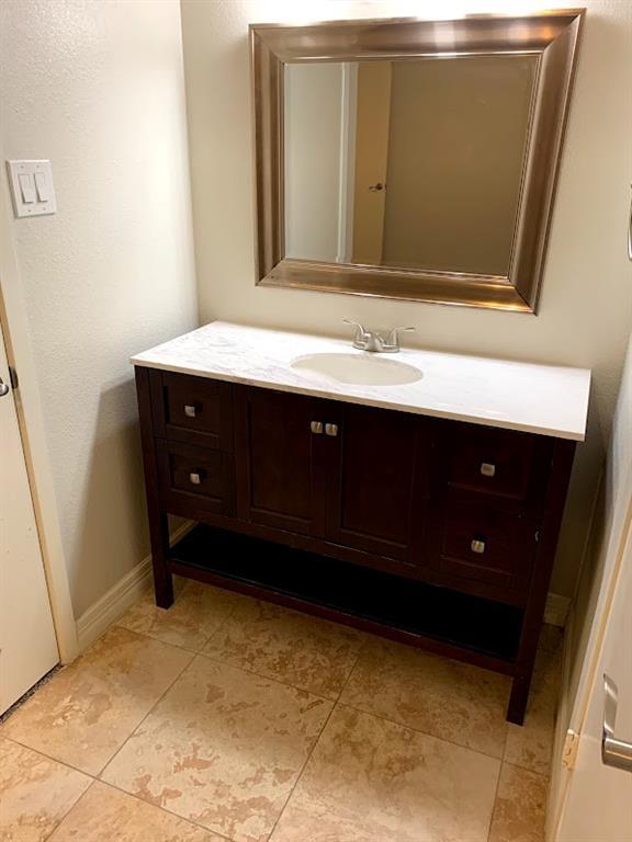 704 Chestnut Xing Property Photo 7