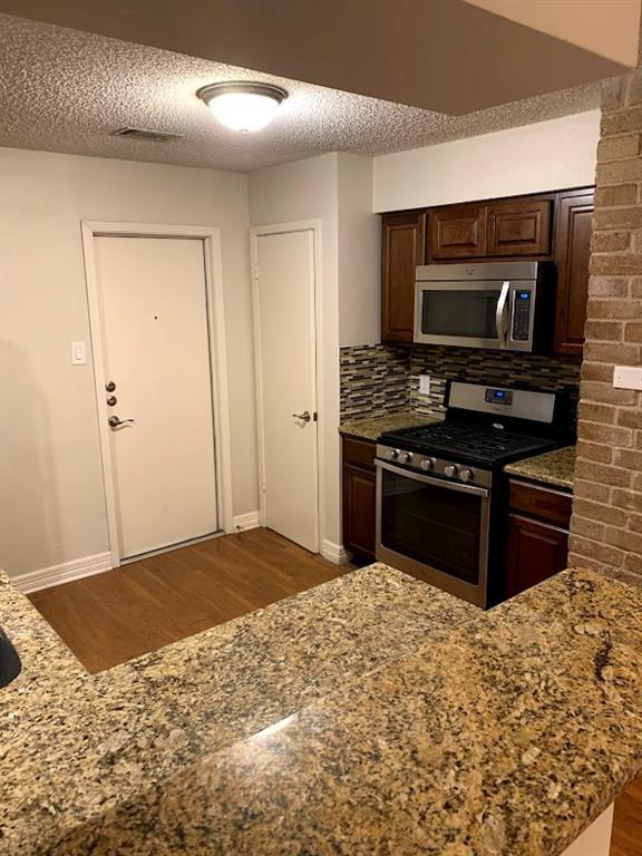 704 Chestnut Xing Property Photo 17